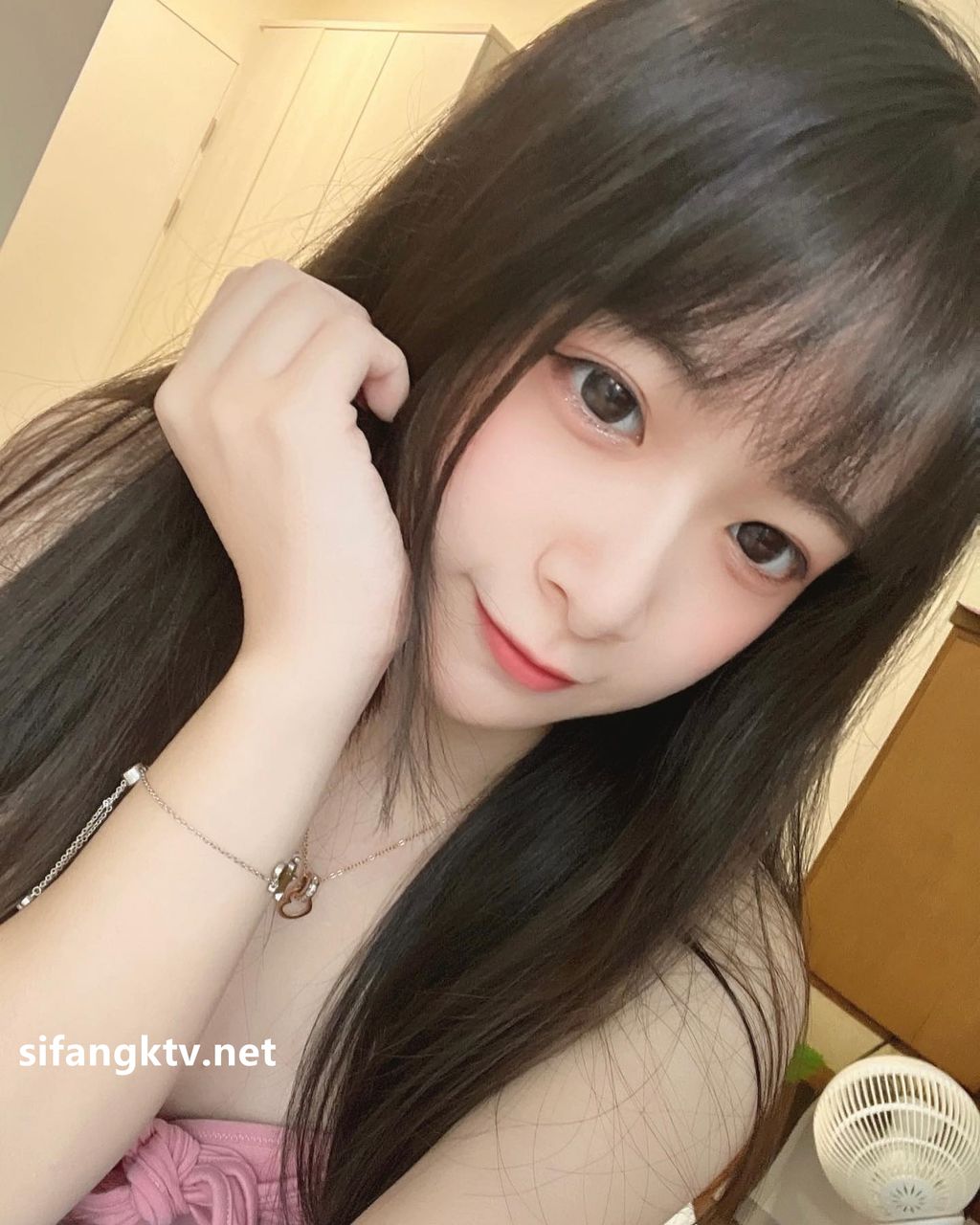 lolixnixax(小只马妮娜): 超级可爱的双马尾福利姬 #01 107 lolixnixax(小只马妮娜): 超级可爱的双马尾福利姬 #01