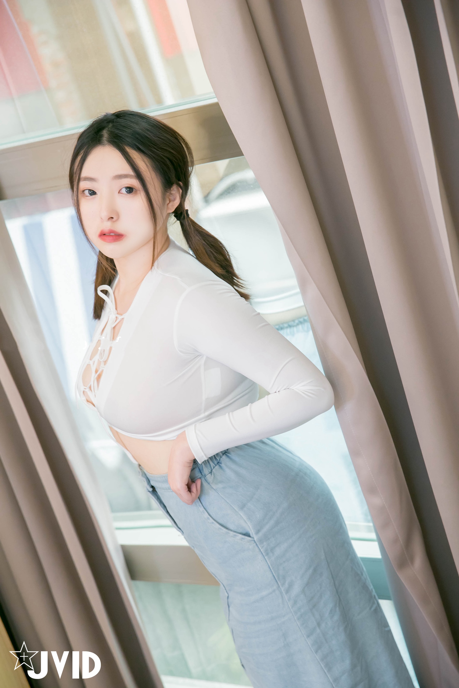 [JVID] 黏黏 – 巨乳団地少女