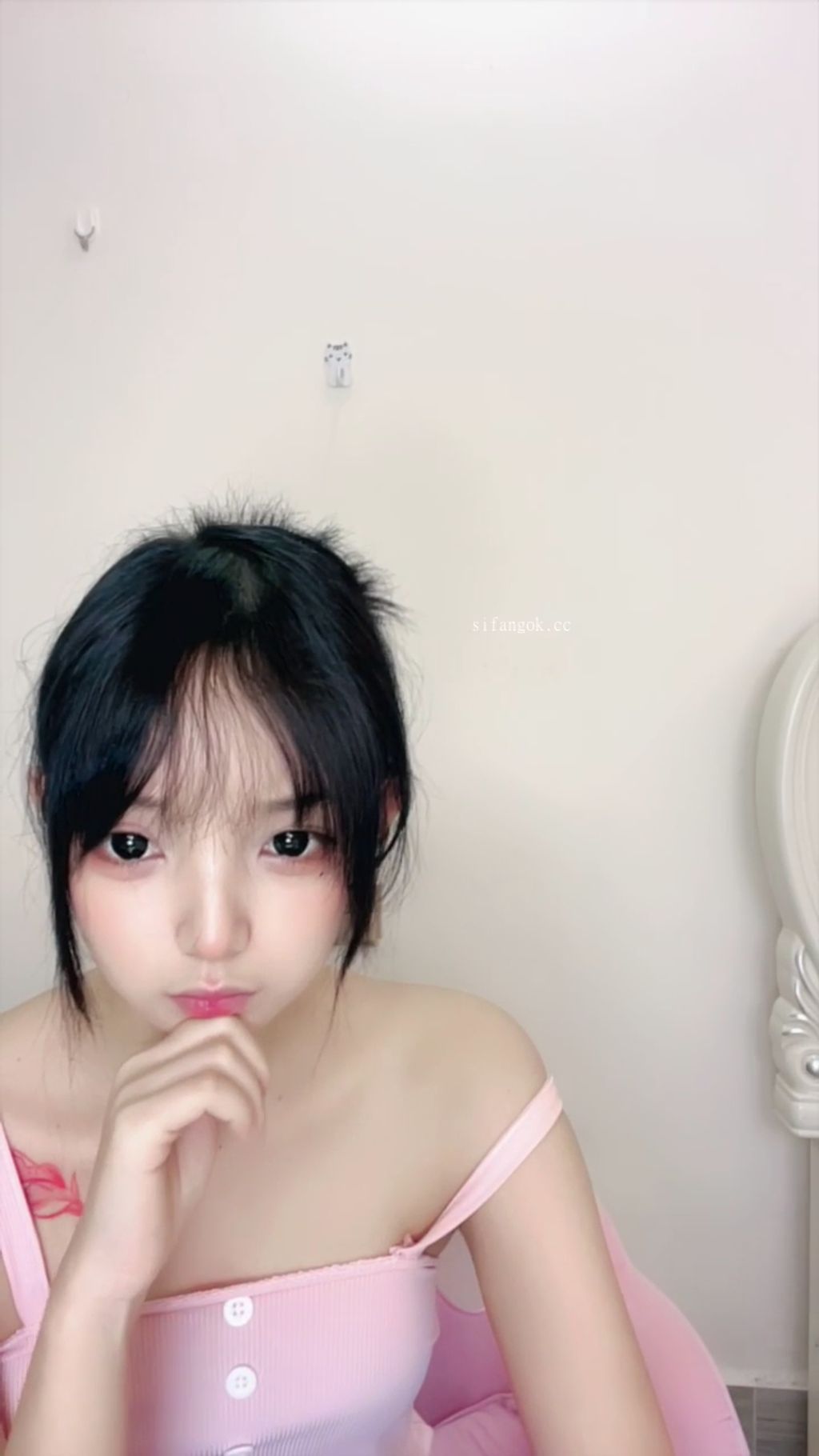 锦芊： 最美校花 全裸热舞