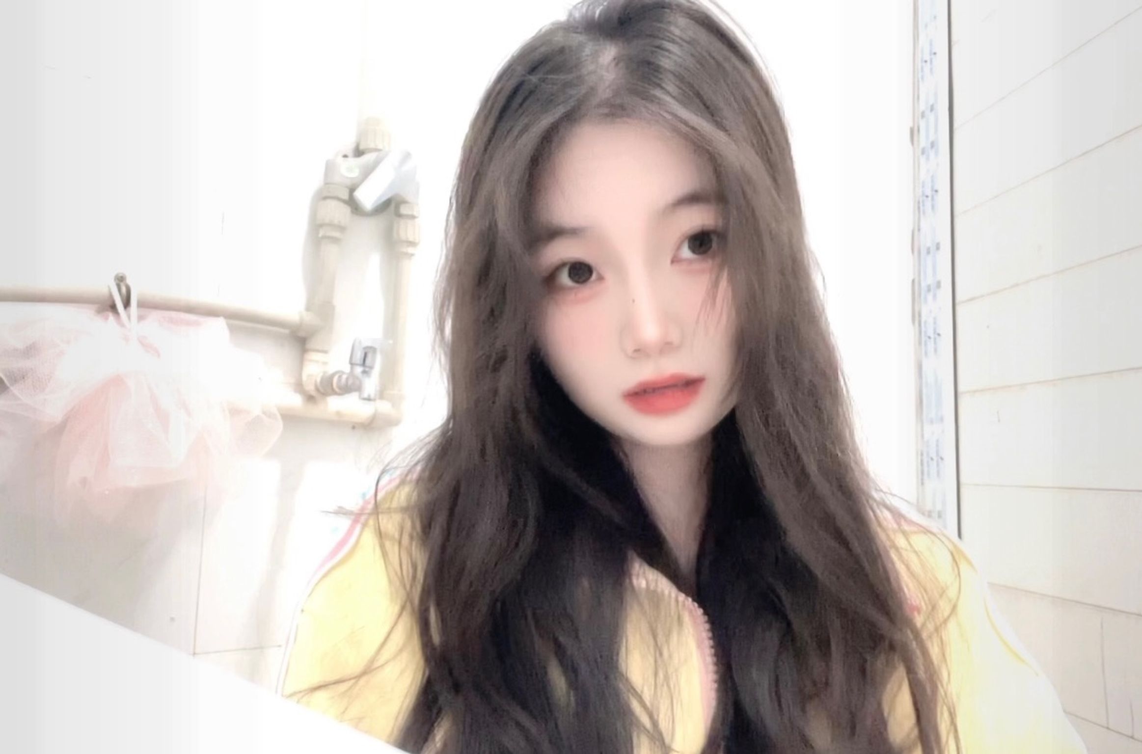 小坦克型女大学： 户外露出 漂亮学生妹私下极度反差 性瘾小母狗