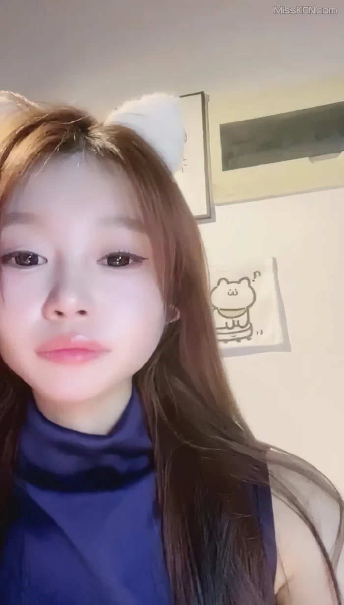 宝宝： 翘臀妹骚舞顶胯诱惑