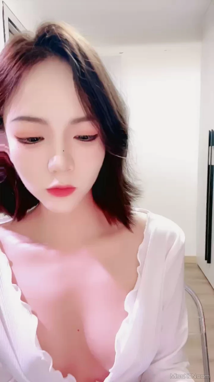 顾只只(苏晴)： 甜御完美结合的喷水姬女神视频合集 #09