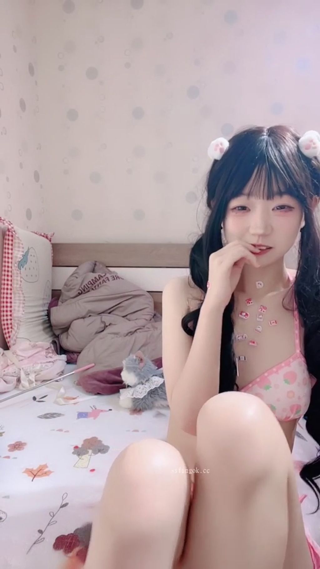 洛丽塔: 卡哇伊萌萌哒 穿着校服与闺蜜激情演绎 16 洛丽塔: 卡哇伊萌萌哒 穿着校服与闺蜜激情演绎