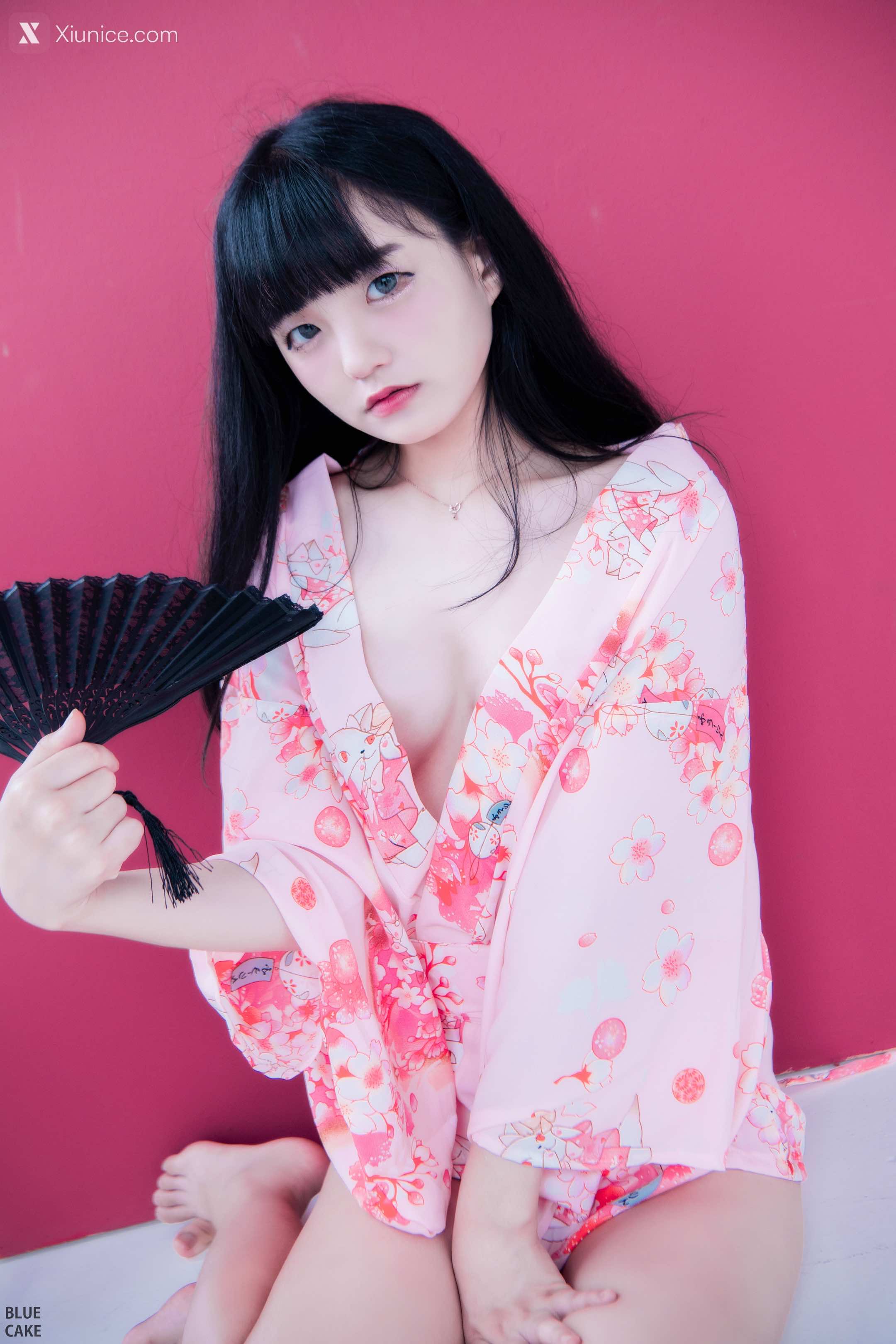 BLUECAKE Jeong Jenny (정제니) – WHITE 4K