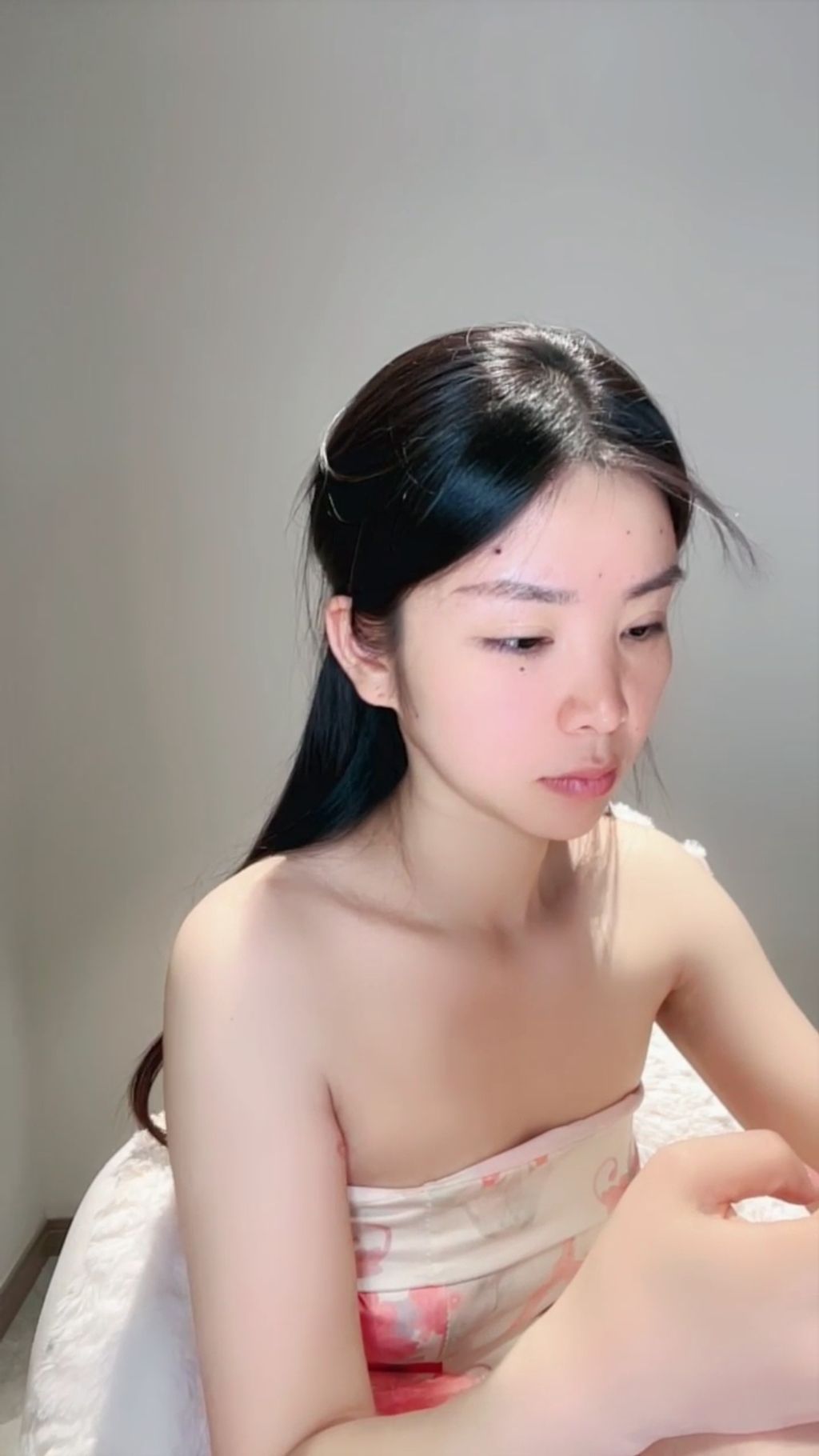 小爱： 舞蹈系气质女神 妖娆热舞 激烈喷水