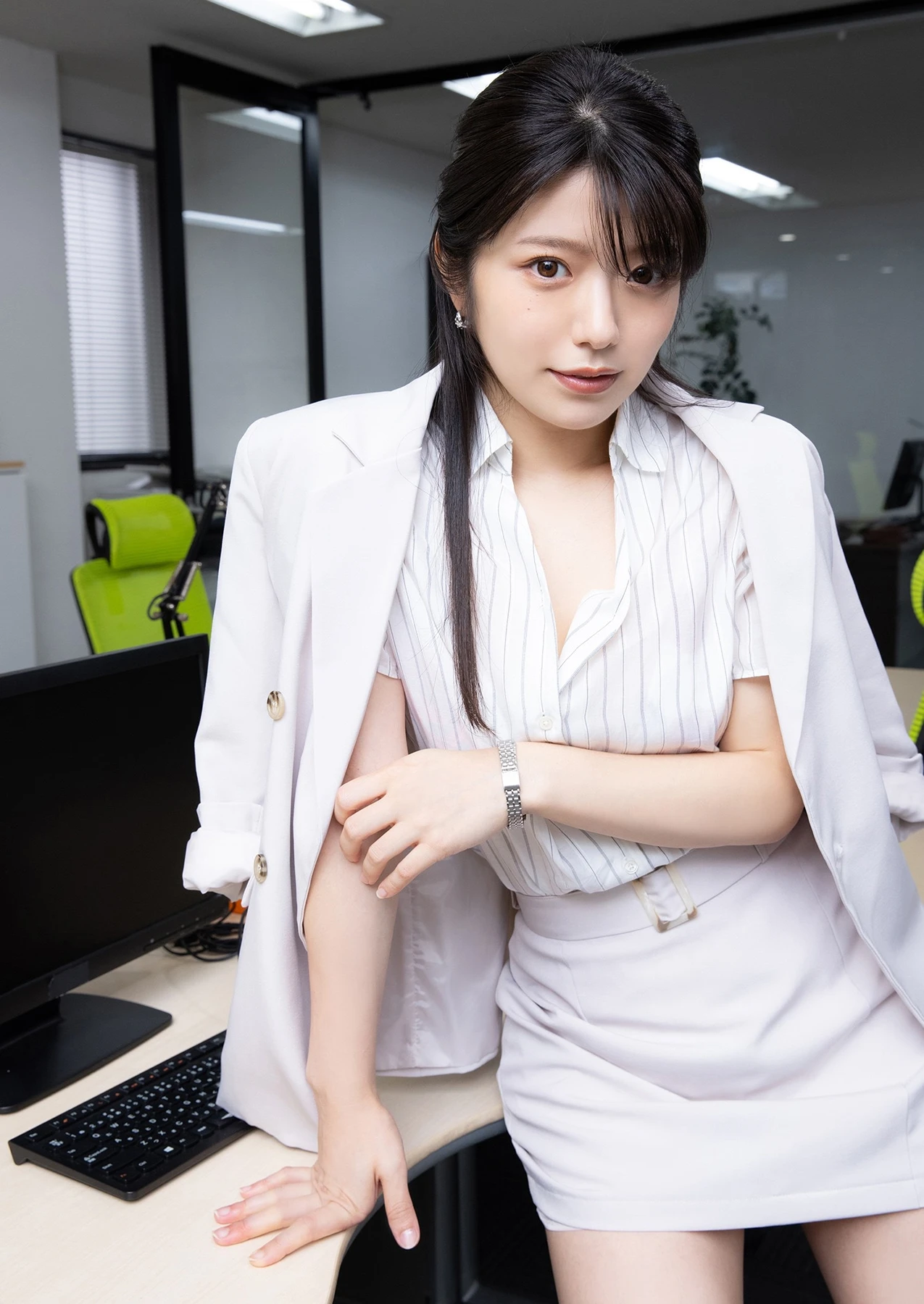 Kana Yamada 山田かな, デジタル限定 GJ 写真集 「…まだかな？」