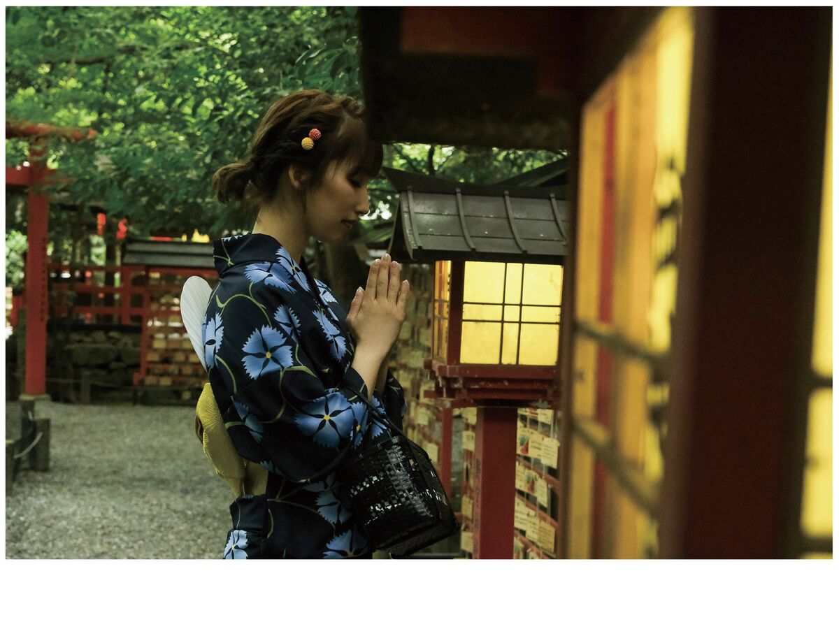 Shiori Tokunaga 徳永しおり - Travel Guide 旅のしおり