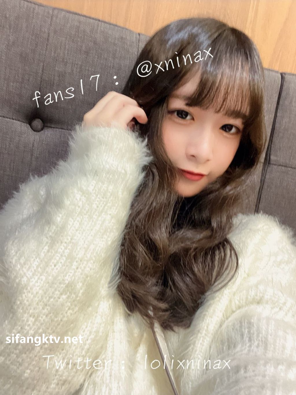 lolixnixax(小只马妮娜): 超级可爱的双马尾福利姬 #01 114 lolixnixax(小只马妮娜): 超级可爱的双马尾福利姬 #01