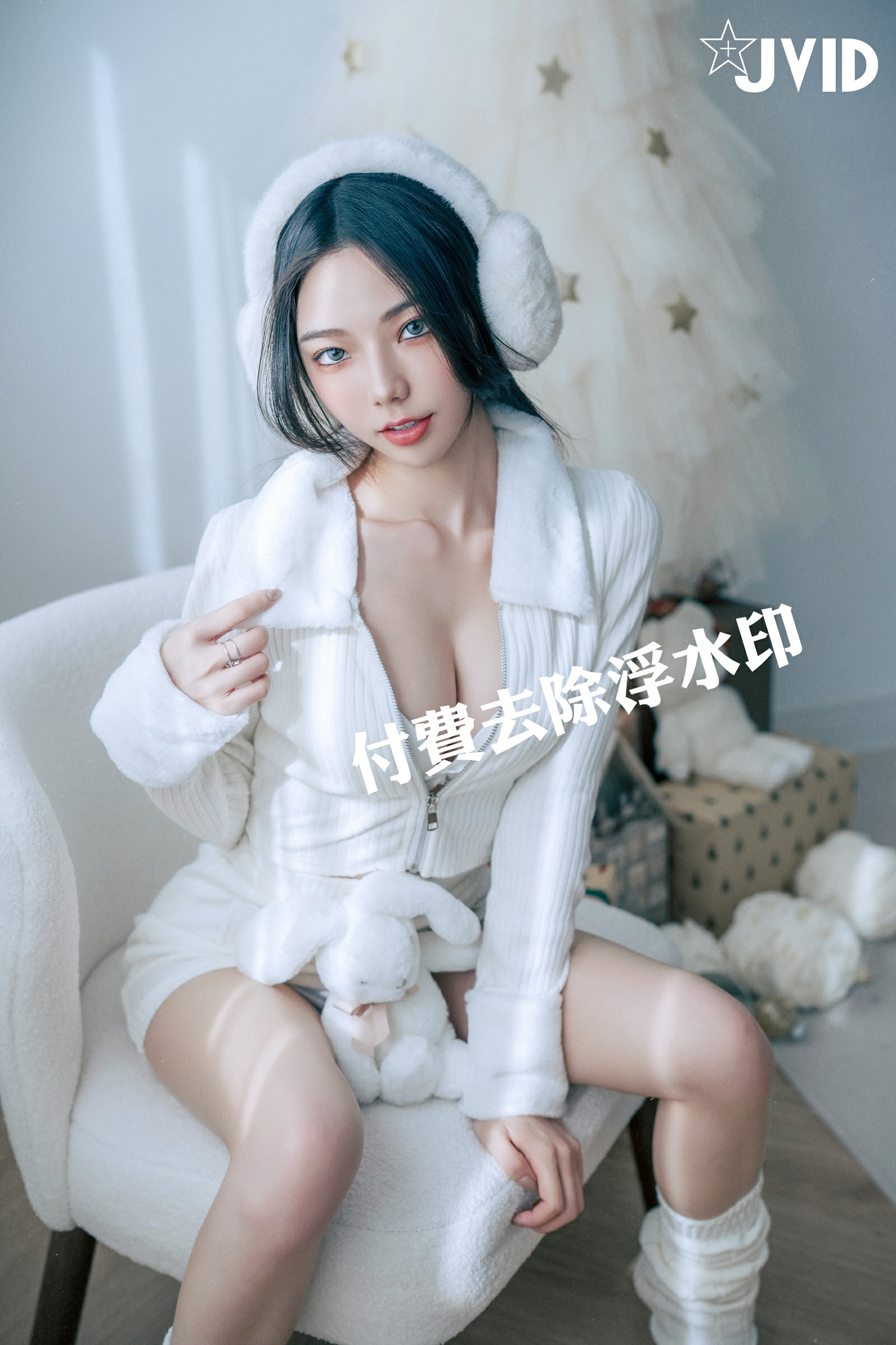 [JVID] 啾啾 – 純白性感小公主啾啾降臨