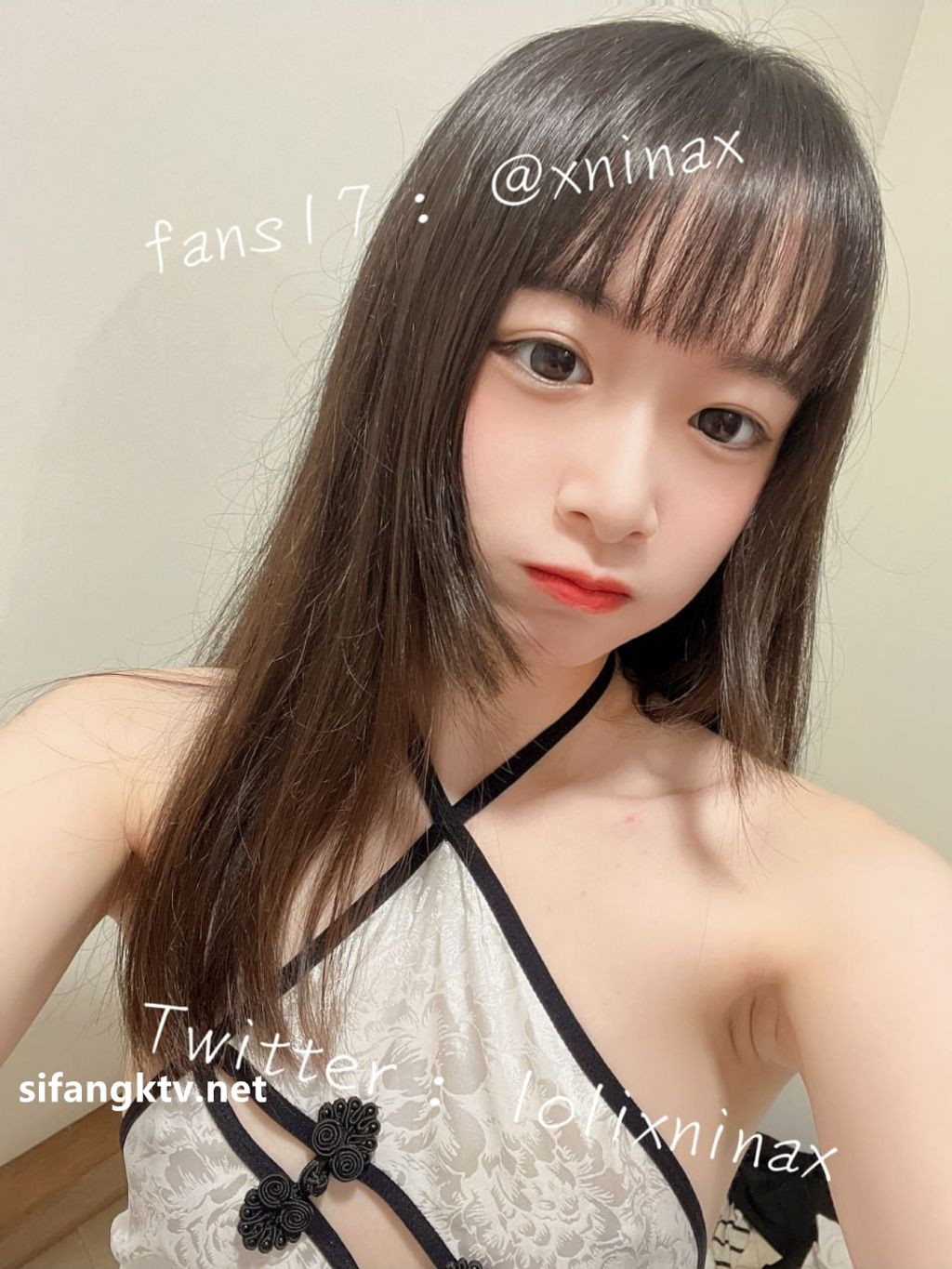 lolixnixax(小只马妮娜): 超级可爱的双马尾福利姬 #01 117 lolixnixax(小只马妮娜): 超级可爱的双马尾福利姬 #01