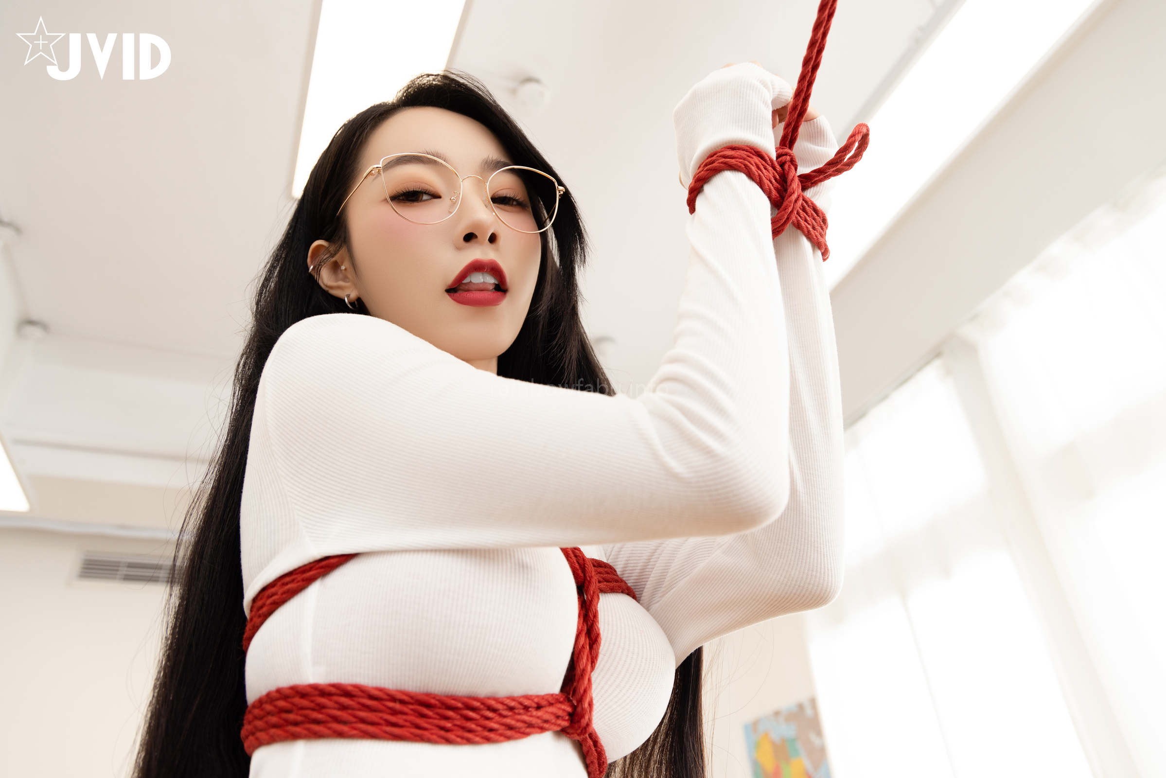 [JVID] 飄飄哥 – 超敏感ドM女教師飄飄哥緊縛調教初体験 Teacher thirst for shibari