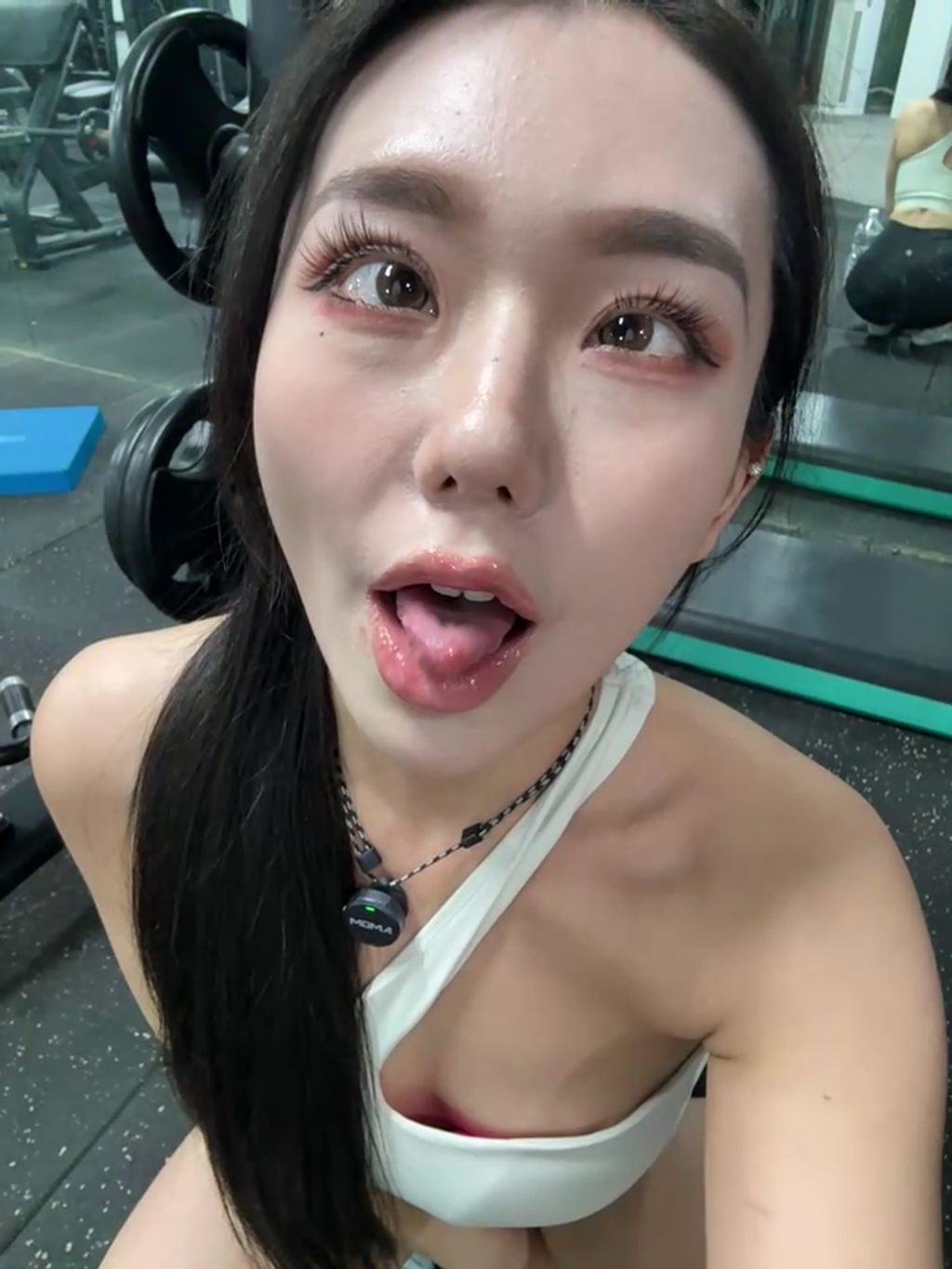 jiajia_L： 健身房内的秘密 #01