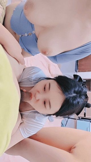 三个极品小姨子： 半糖女主播 白嫩巨乳来袭 三位天然美乳小姐姐的性福生活 #02