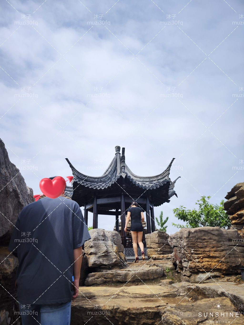 [OtherXXX] 沐子： 人前露出极品人妻