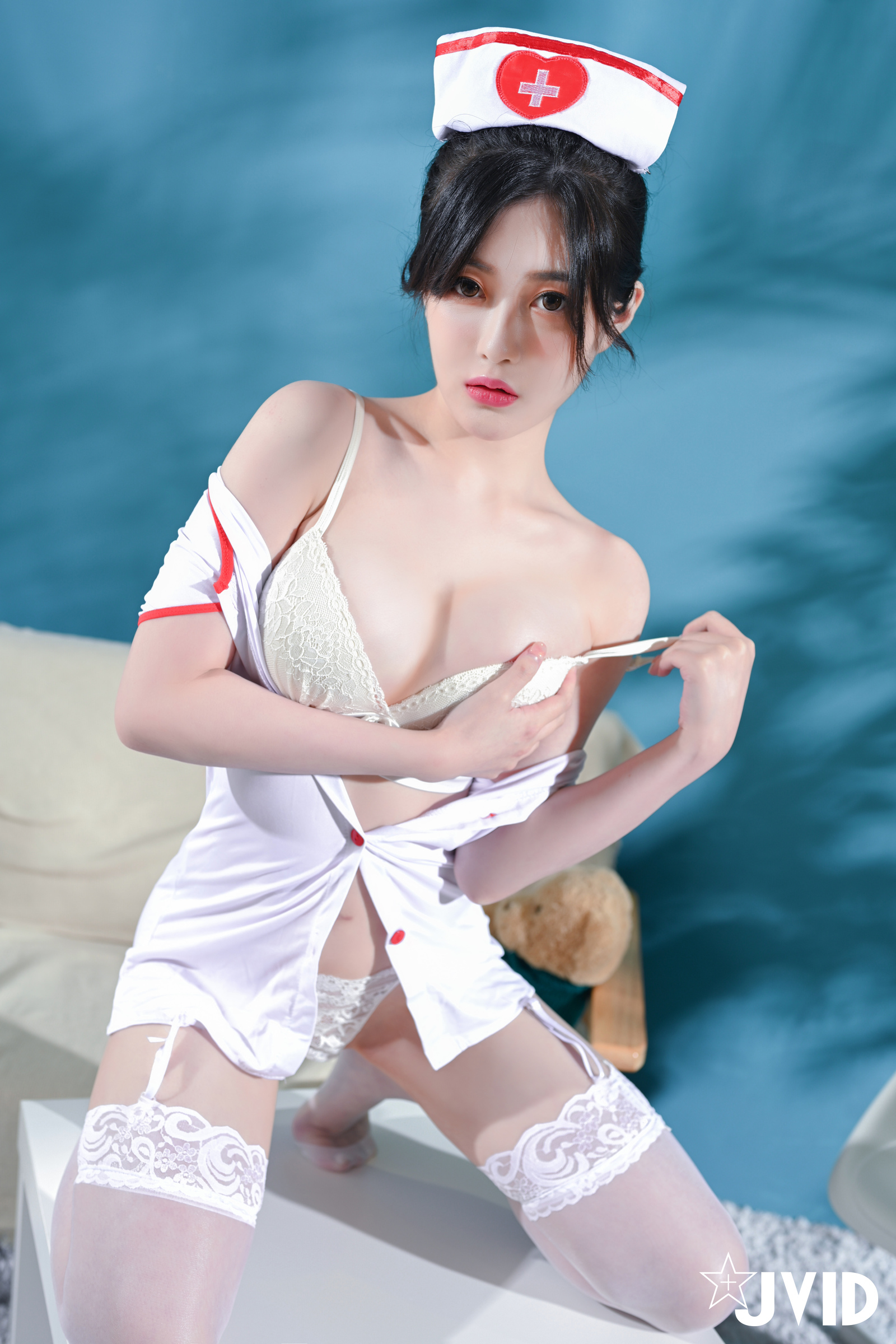 [JVID] 璃奈醬 – 打完疫苗是不是發燒酸痛痛？小護士璃奈醬全心陪伴照顧你!還沒輪到打疫苗超幹？沒關係璃奈醬腳開開給你在神鮑裡注入白色汁液