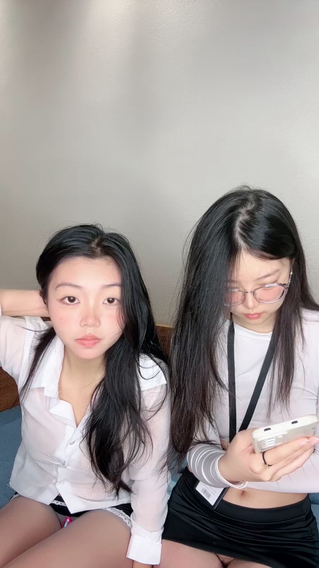 雯雯茜茜： 欲女双学妹 剧情演绎 勾引技师 外卖小哥 #02