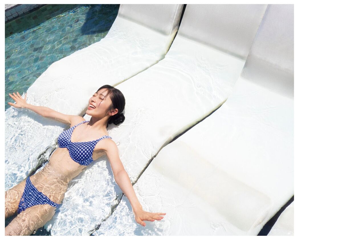 Airi Sato 佐藤綺星 - 1st写真集 天使の反射角度 Part02