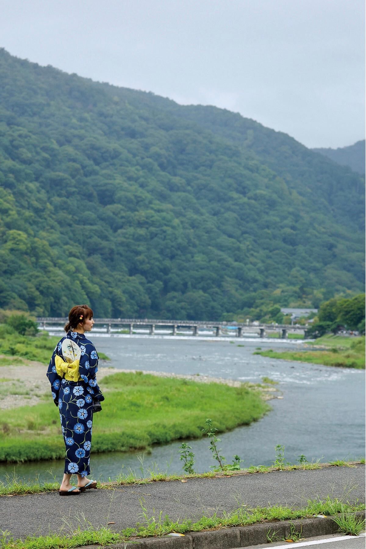Shiori Tokunaga 徳永しおり - Travel Guide 旅のしおり