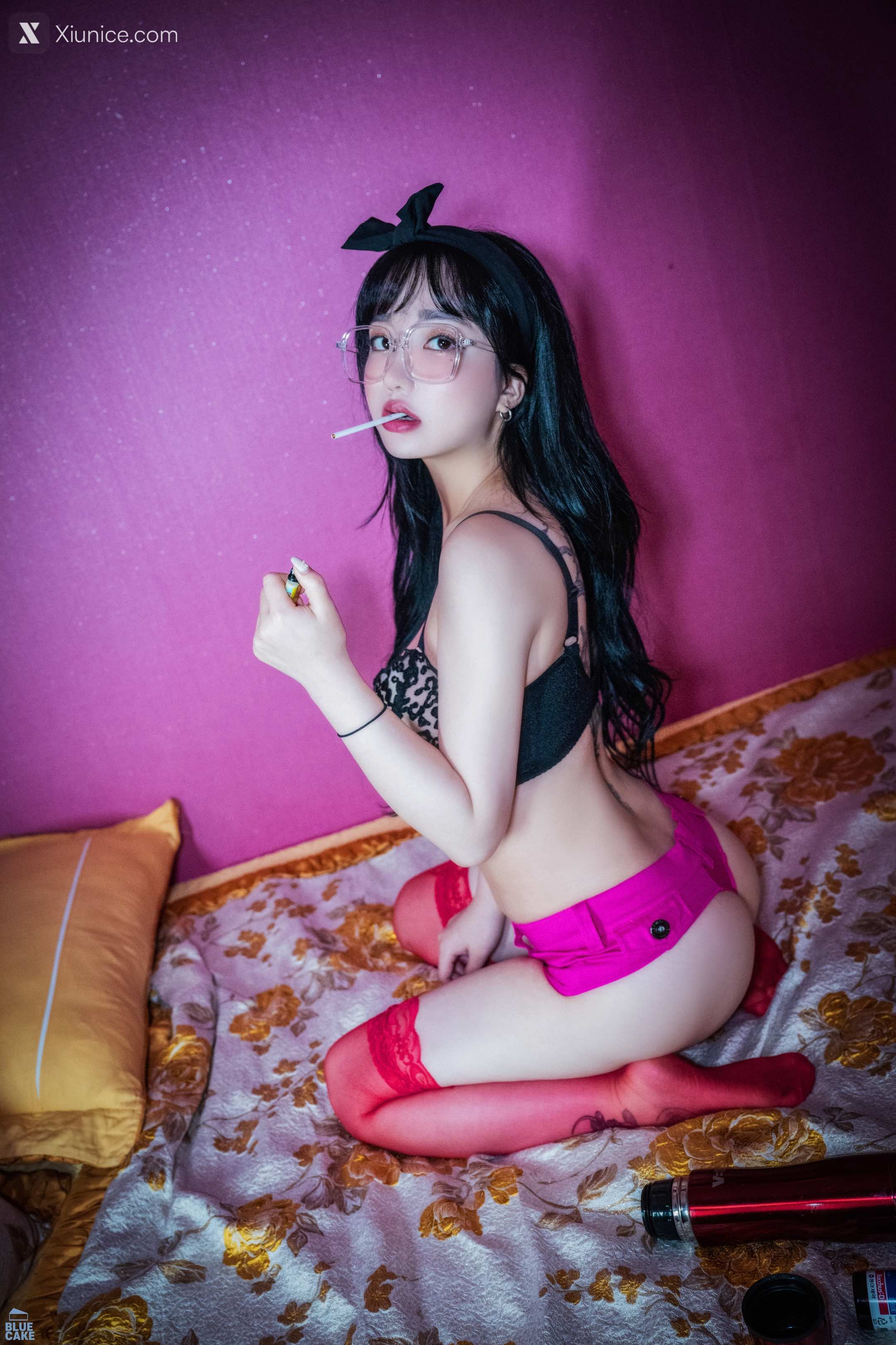 BLUECAKE YeEun – Nude No Panty 4K