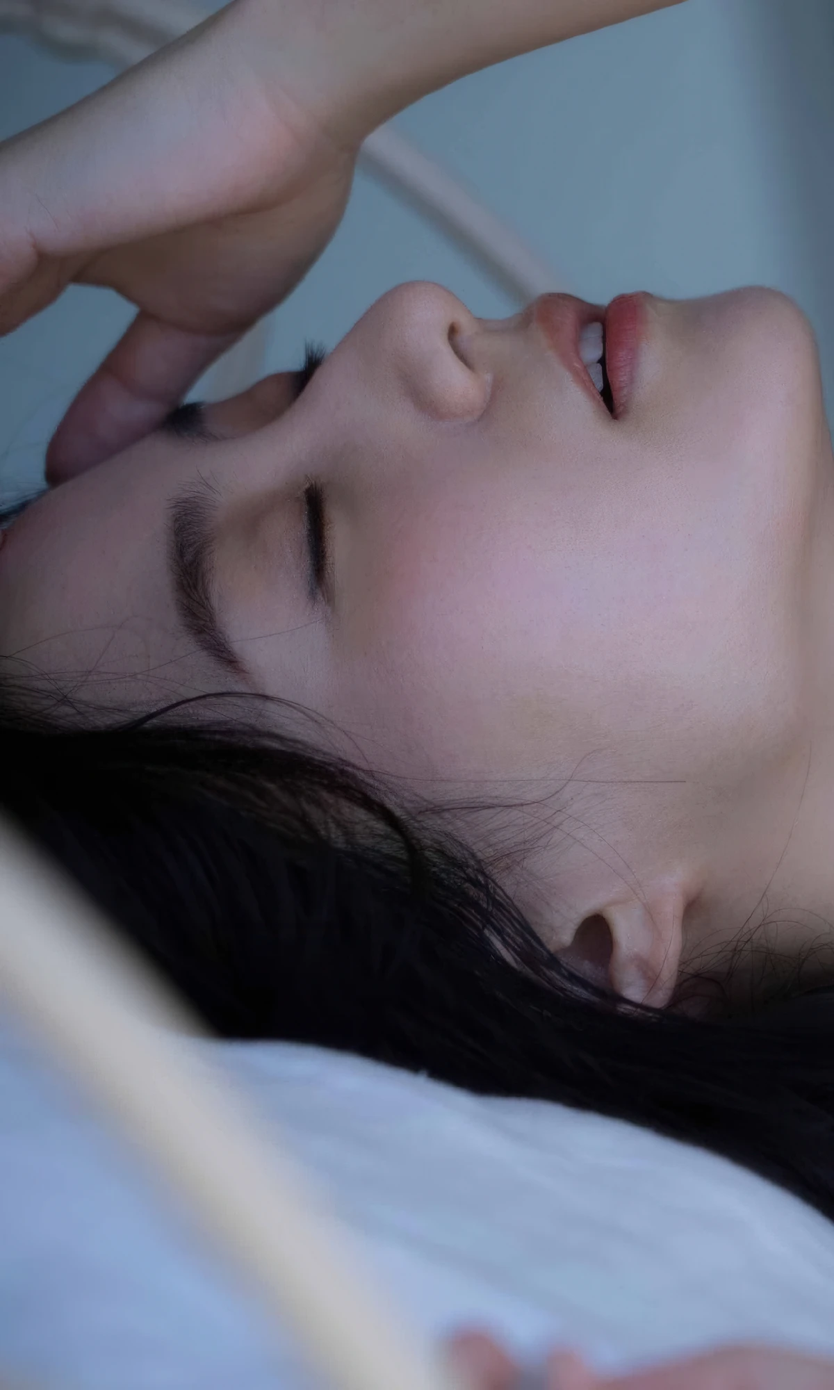Riho Takada 高田里穂, 写真集 「Eternal Heroine 永遠のヒロイン」