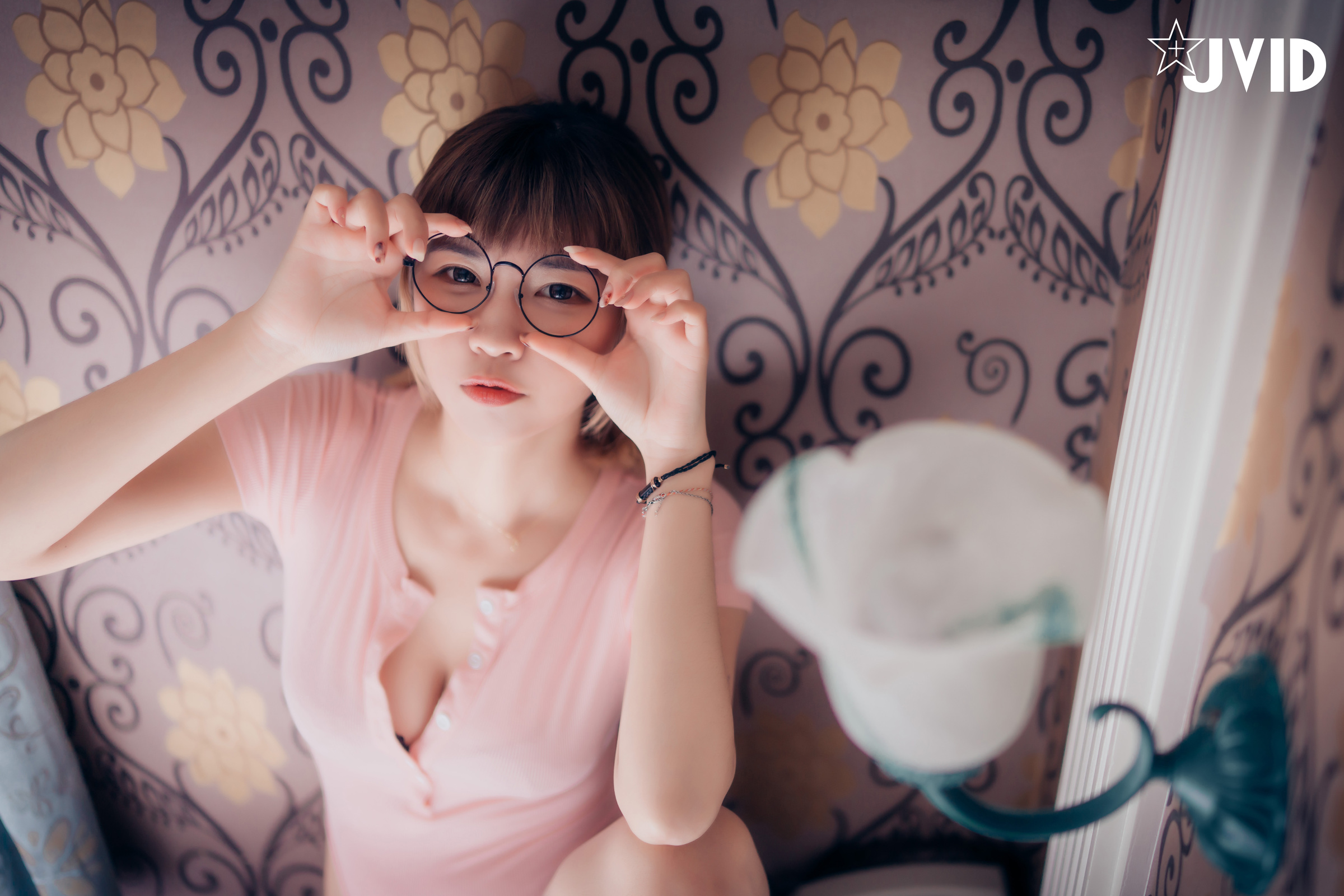 [JVID] 果寶寶 – 與巨乳女友果寶寶開房間的全裸無碼寫真