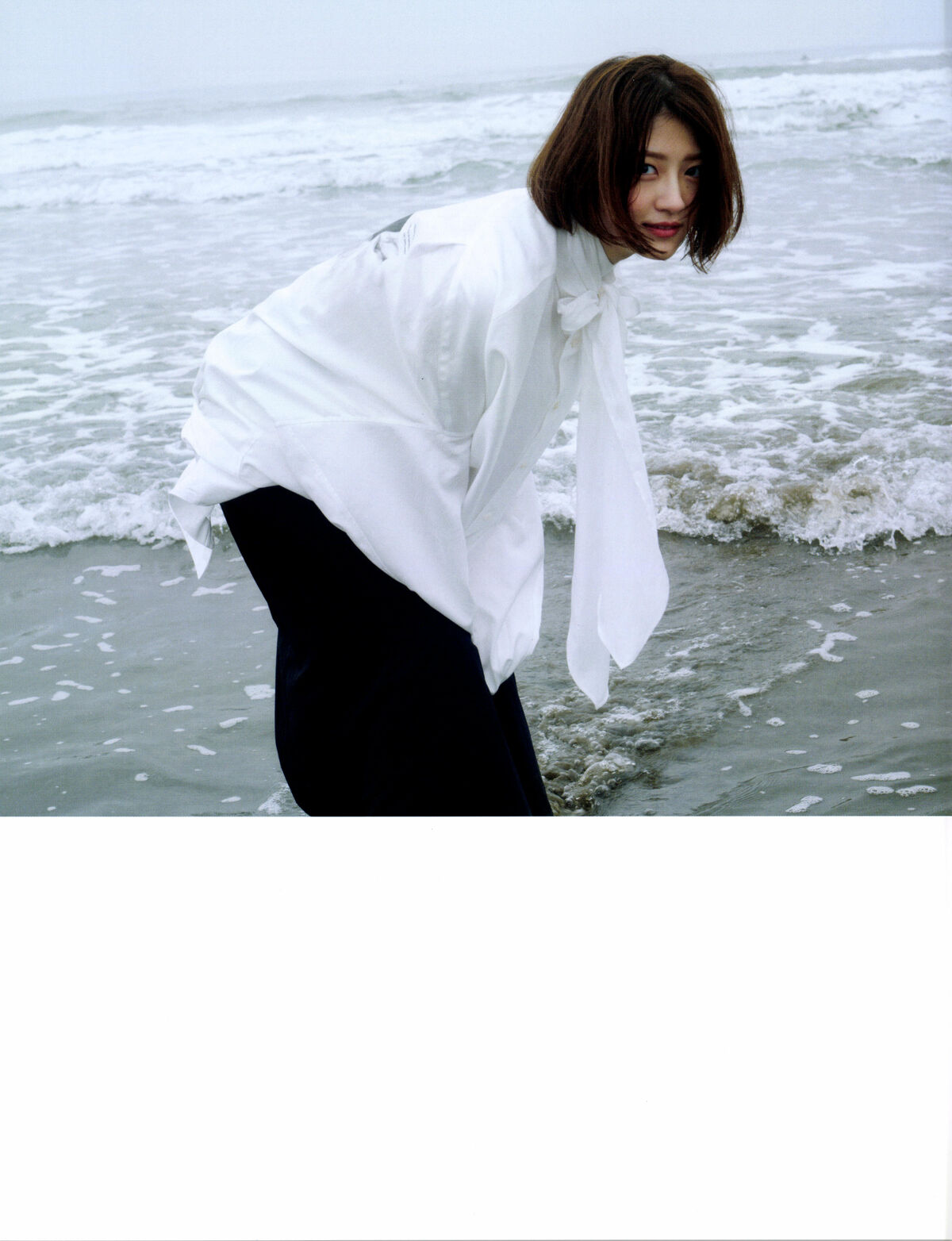 Yumi Wakatsuki 若月佑美 - 写真集 アンド チョコレート