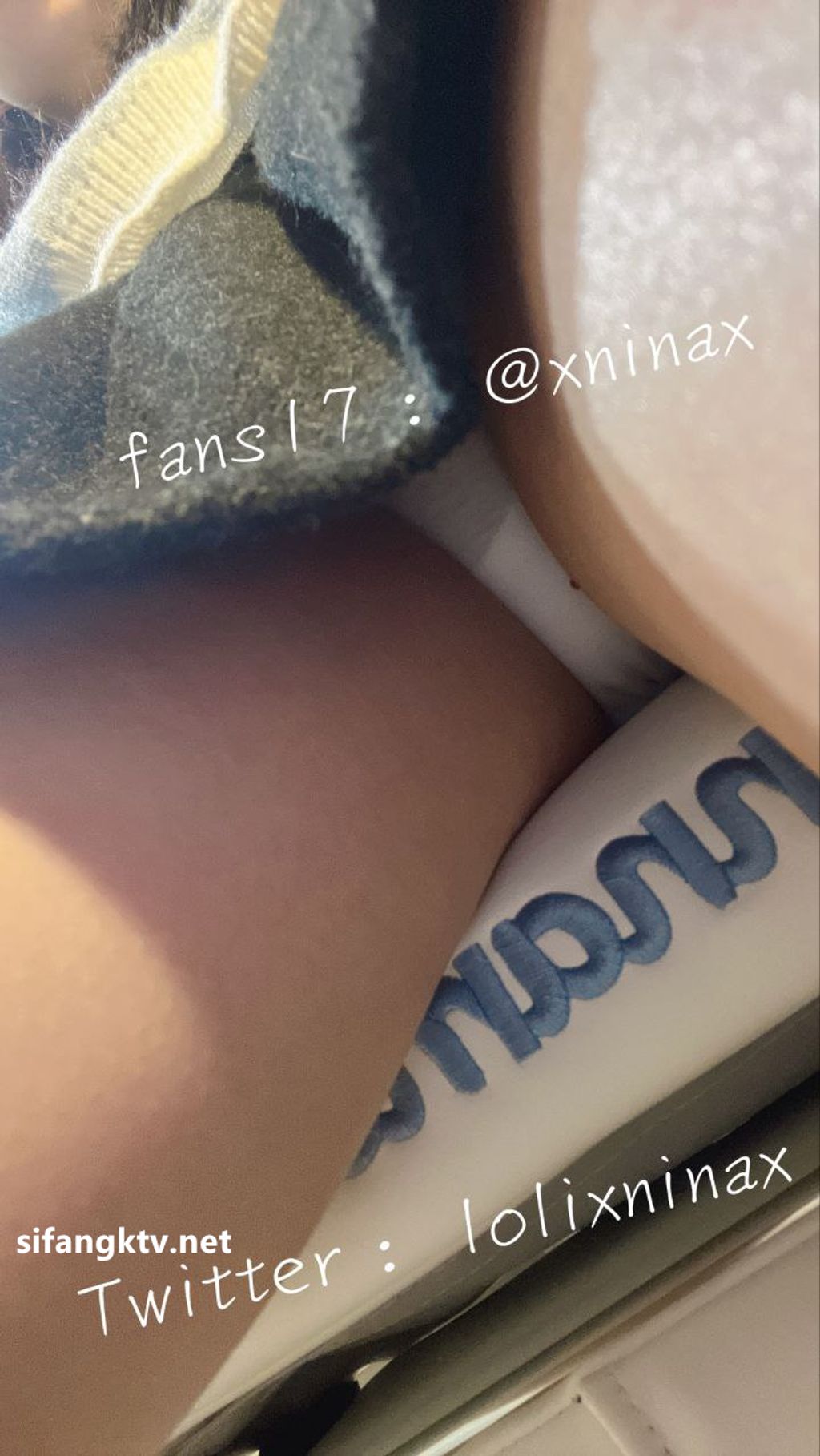 lolixnixax(小只马妮娜): 超级可爱的双马尾福利姬 #01 126 lolixnixax(小只马妮娜): 超级可爱的双马尾福利姬 #01