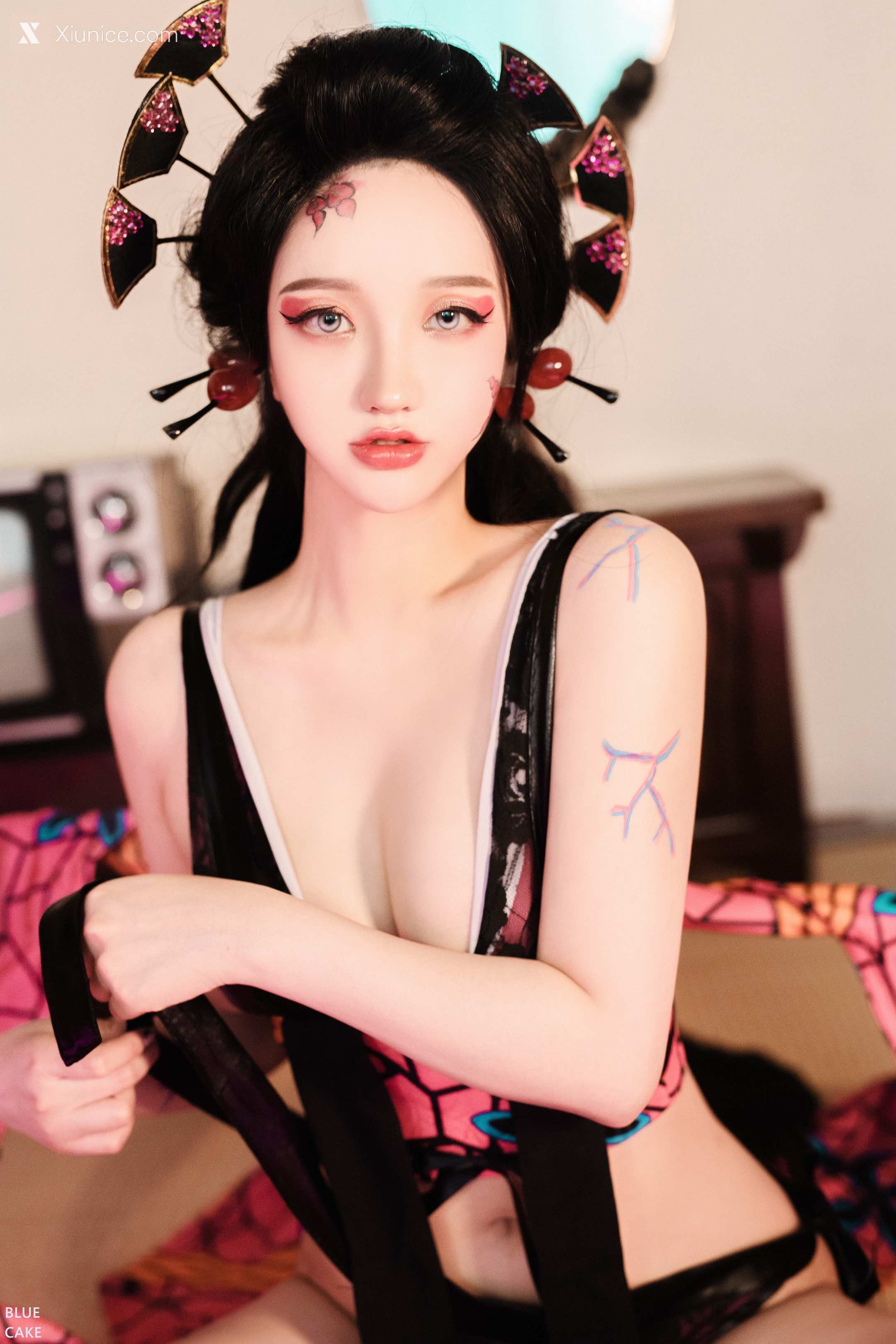 BLUECAKE Son Ye-Eun (손예은) – RED ONI 4K