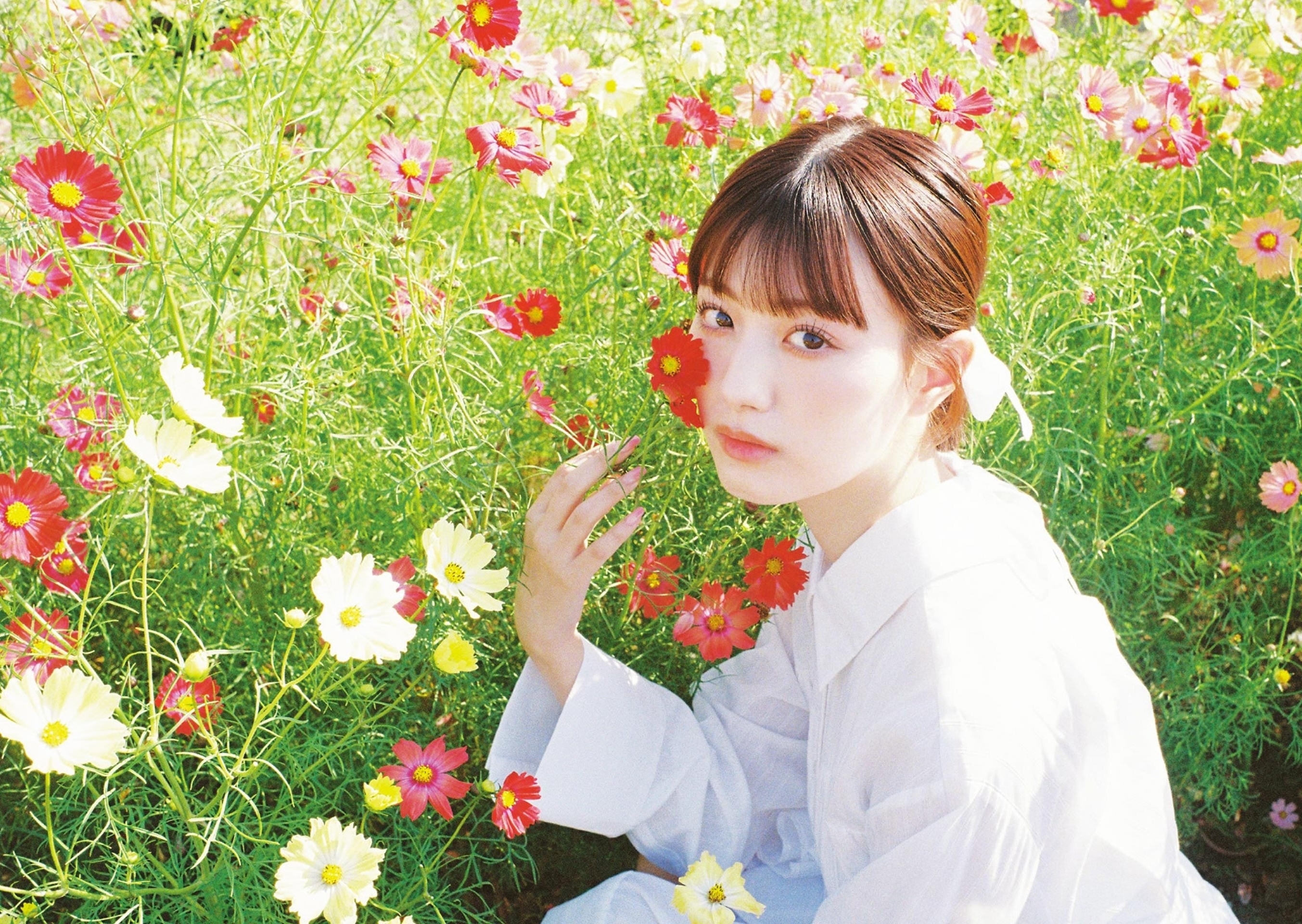 [Photobook] 鶴嶋乃愛 1stフォトエッセイ 微睡む花の様に