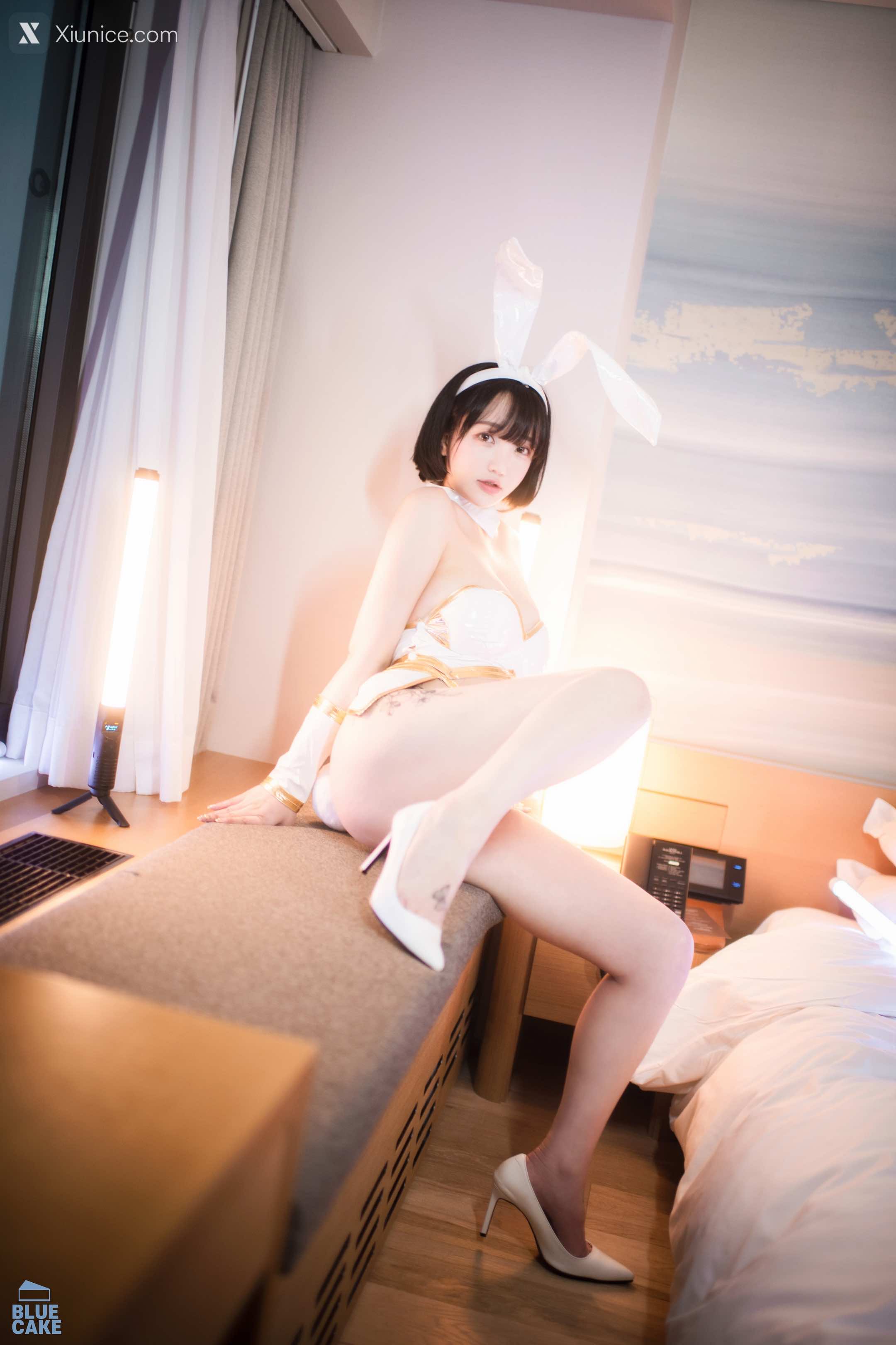 BLUECAKE Son Ye-Eun (손예은) – BunnyLuXXX 4K