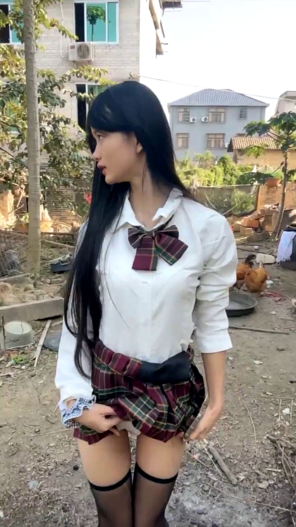 水嫩宝宝: 农村07年美少女 户外跳蛋 勾搭隔壁油腻大叔 30 水嫩宝宝: 农村07年美少女 户外跳蛋 勾搭隔壁油腻大叔