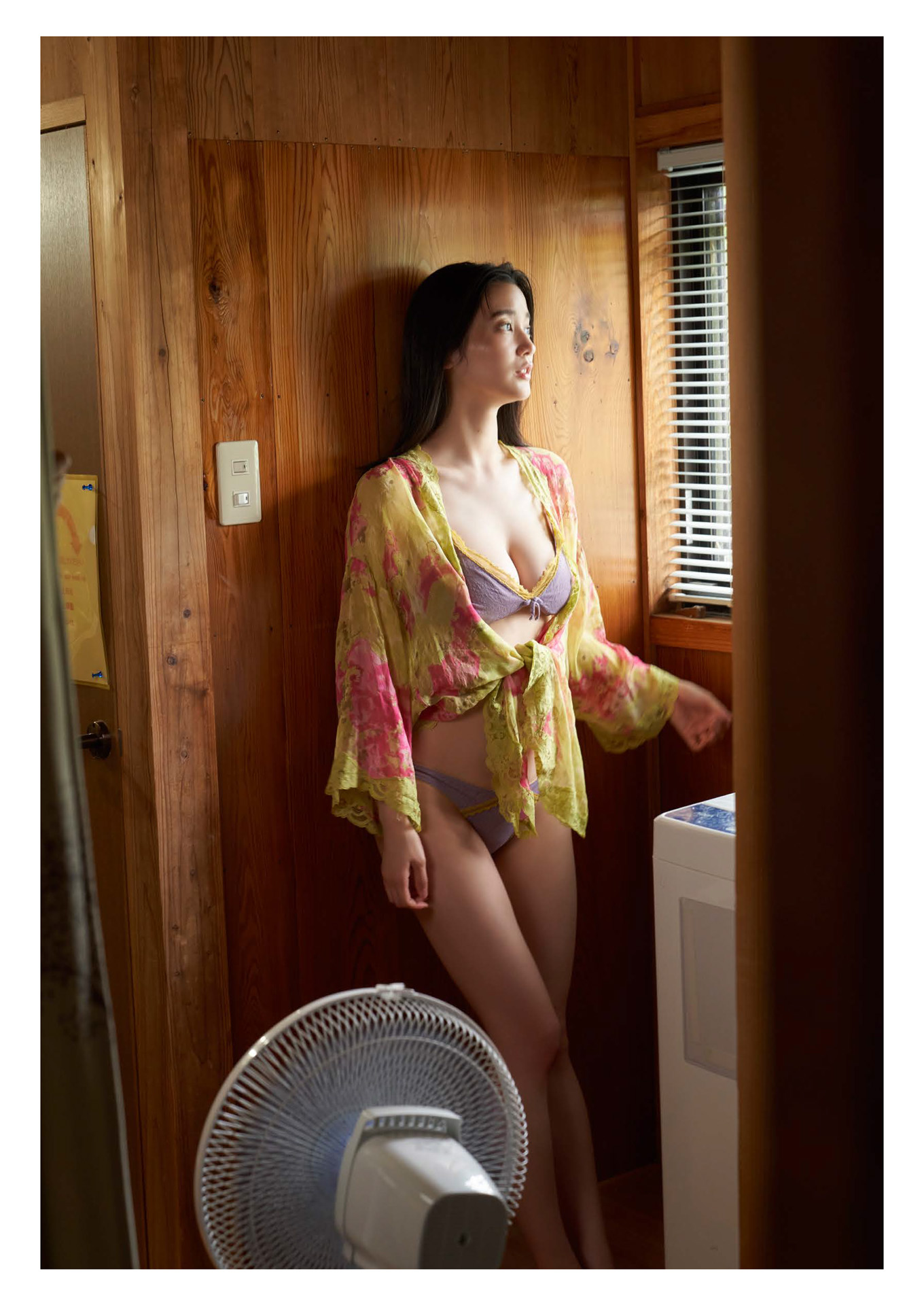 [Photobook] ワニブックス デジタル写真集 出口亜梨沙「fantastic」