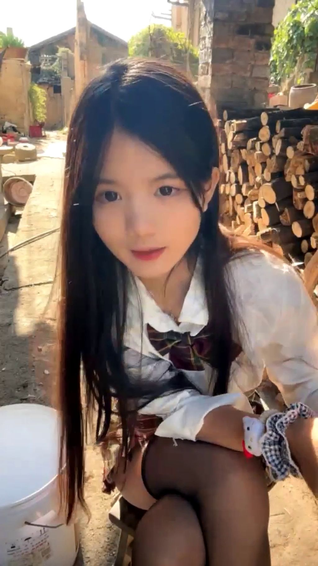 水嫩宝宝: 农村07年美少女 户外跳蛋 勾搭隔壁油腻大叔 31 水嫩宝宝: 农村07年美少女 户外跳蛋 勾搭隔壁油腻大叔