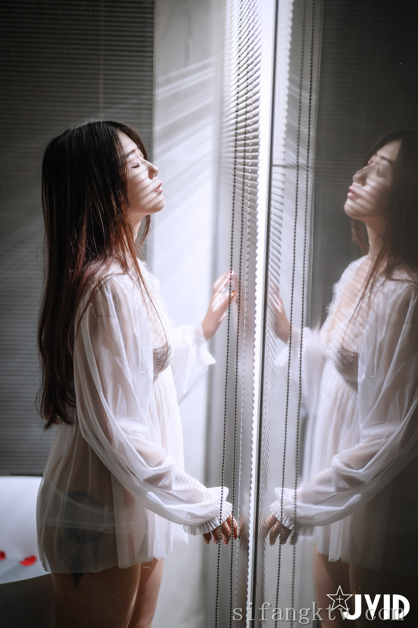 [JVID] 肉包Mini – 用玫瑰成功征服可爱肉包的肉体-热爱