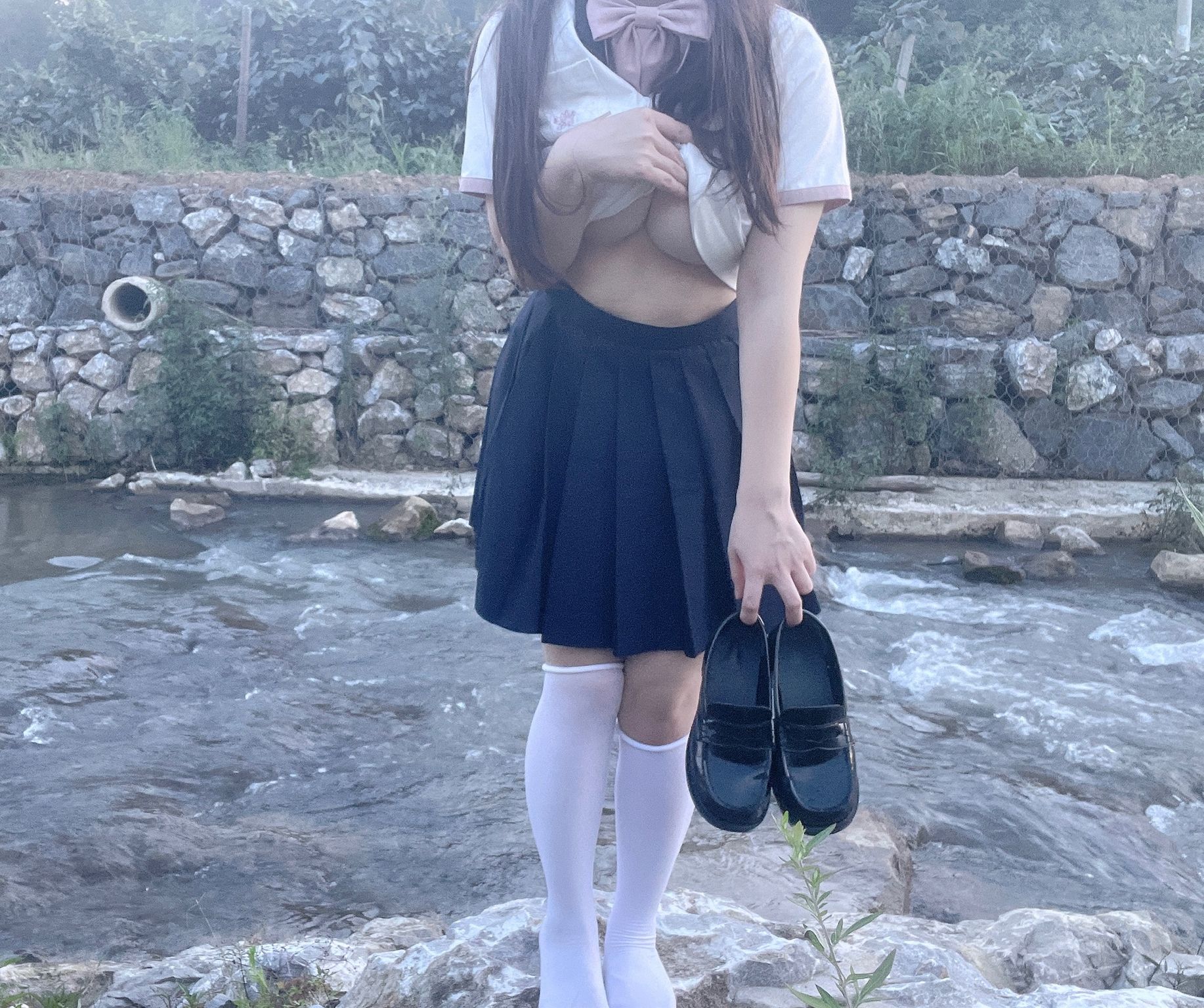 小坦克型女大学： 户外露出 漂亮学生妹私下极度反差 性瘾小母狗