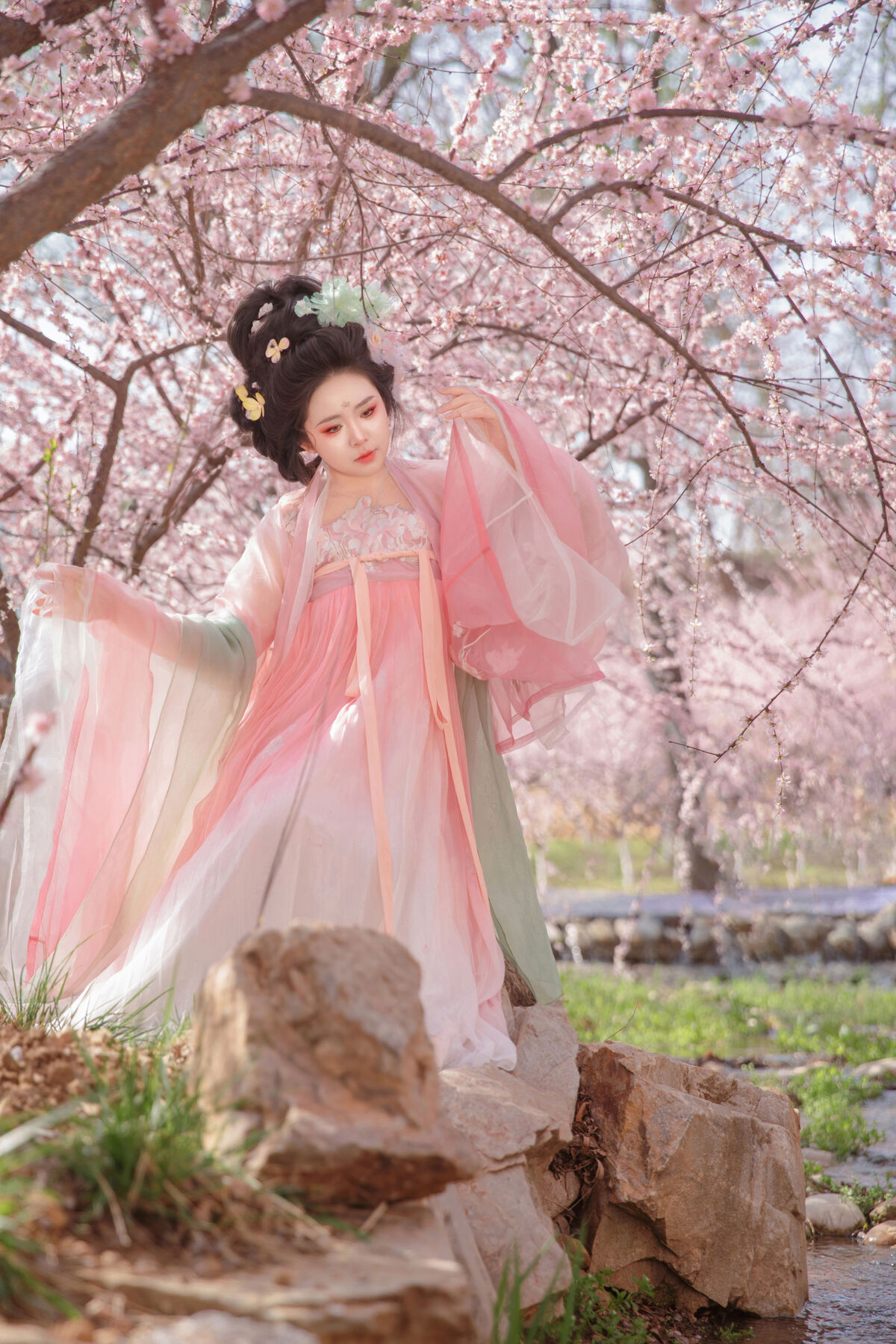 YiTuYu艺图语 Vol.10612 Liu Liu 13 YiTuYu艺图语 Vol.10612 Liu Liu