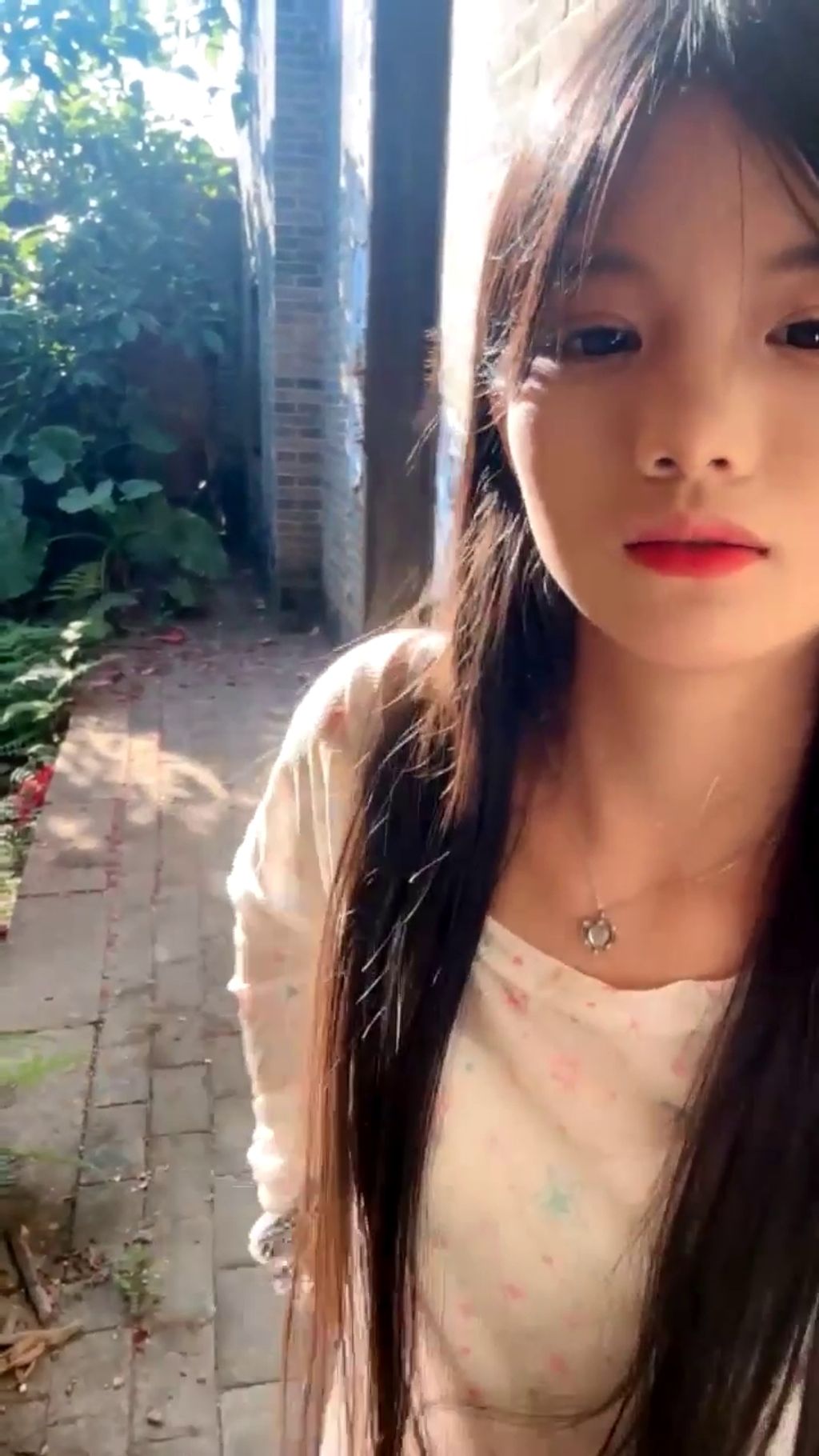 水嫩宝宝: 农村07年美少女 户外跳蛋 勾搭隔壁油腻大叔 33 水嫩宝宝: 农村07年美少女 户外跳蛋 勾搭隔壁油腻大叔
