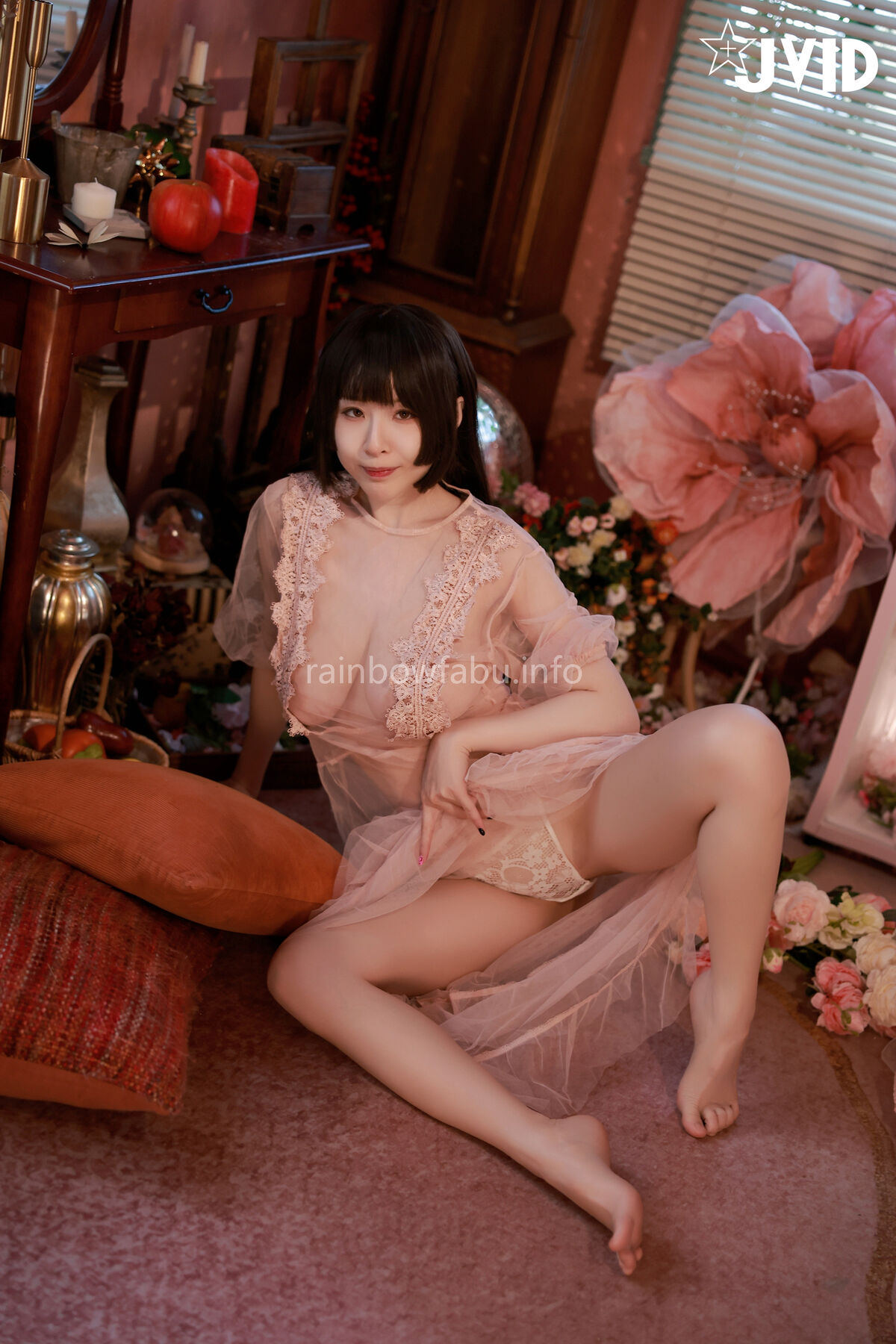 Li Fei Er 黎菲兒 - 菲兒在花叢中蹦出誘人巨乳彈出渾圓翹臀 極限邊緣的挑逗 Part02