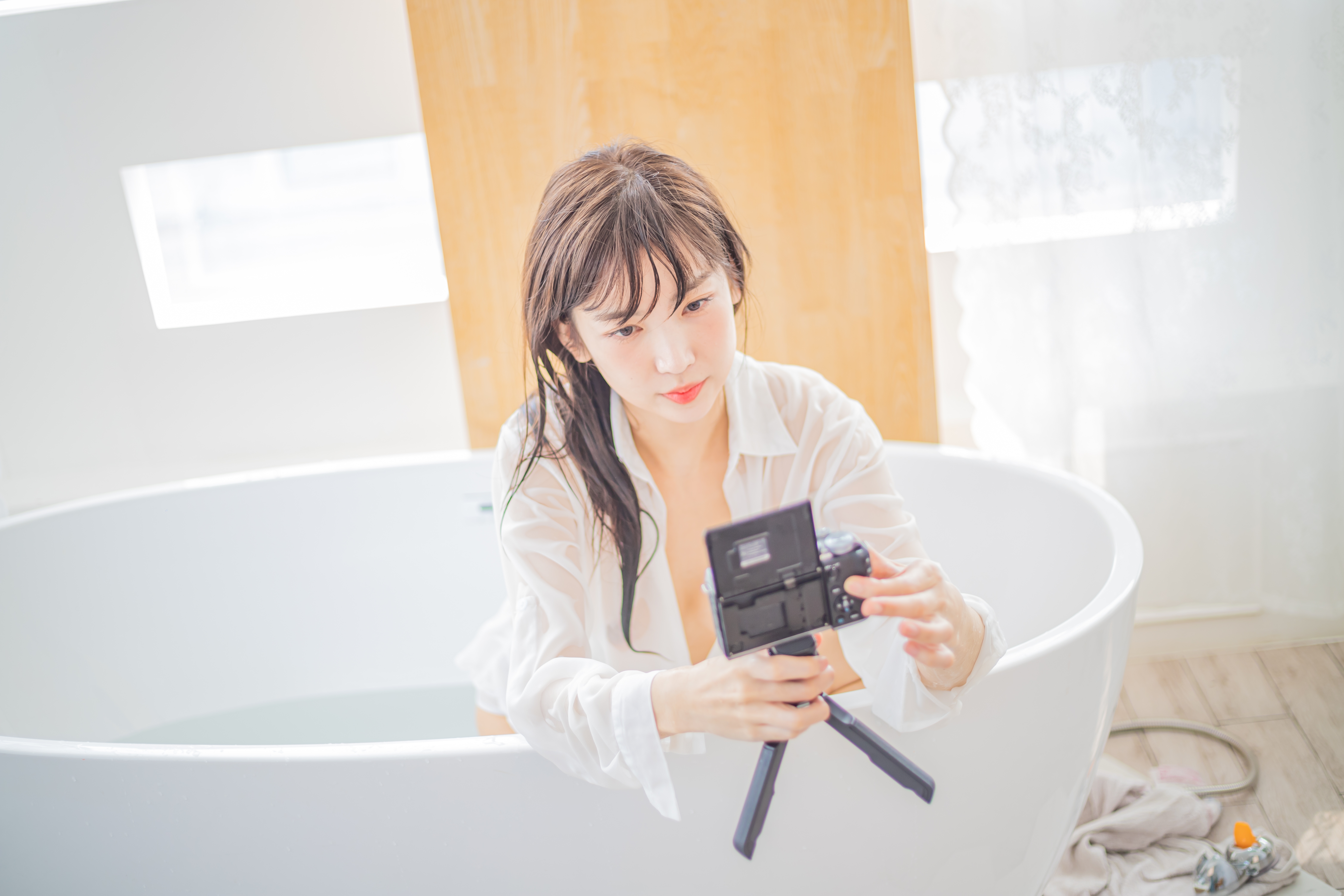 [Patreon] Leezy (이지) – Secret Web APRIL