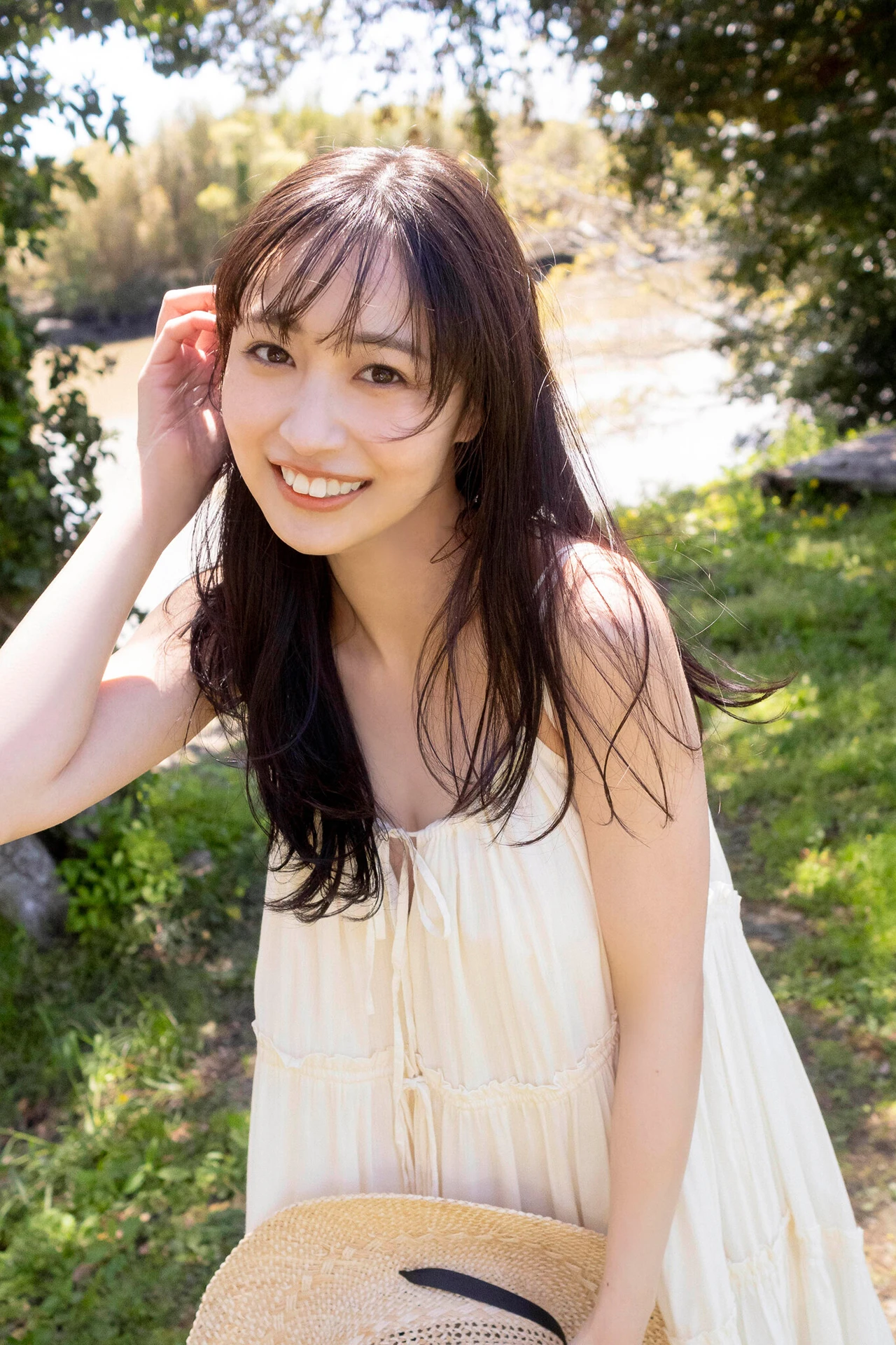 Aoi Mizobata 溝端葵, FRIDAYデジタル写真集 「夏のはじめ」