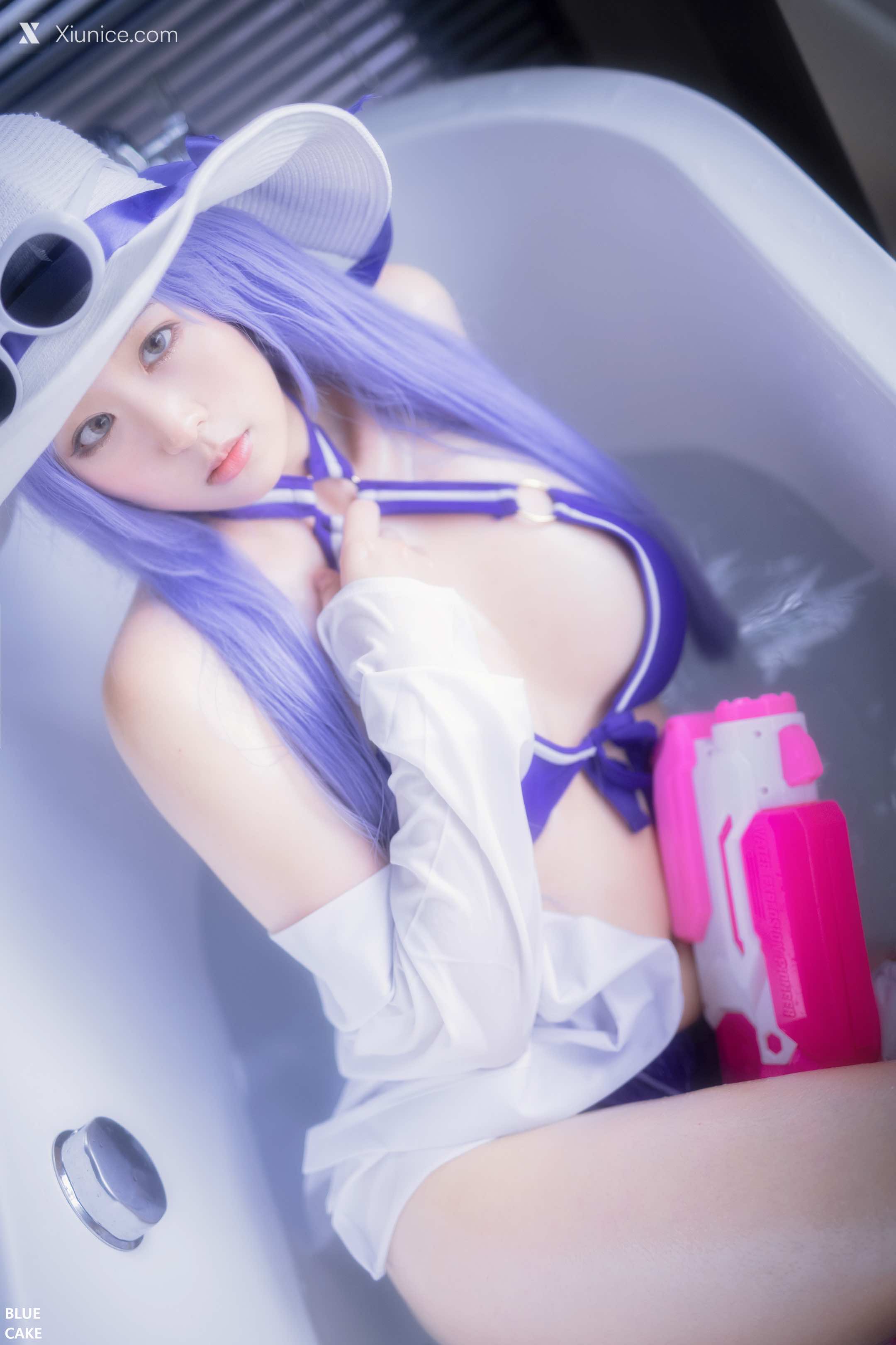 BLUECAKE Nono – Pool Party Caitlyn 4K