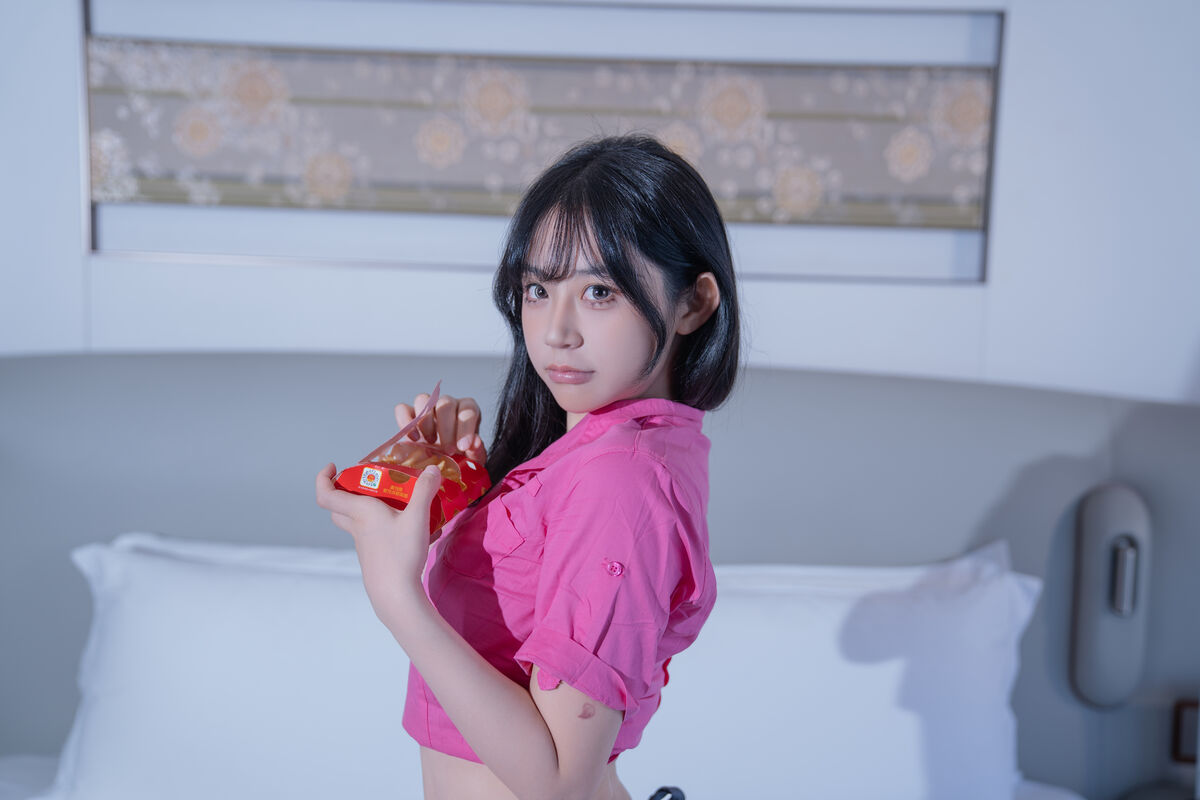 YiTuYu艺图语 Vol.10518 Yi Yuan Tong Xue Jodie
