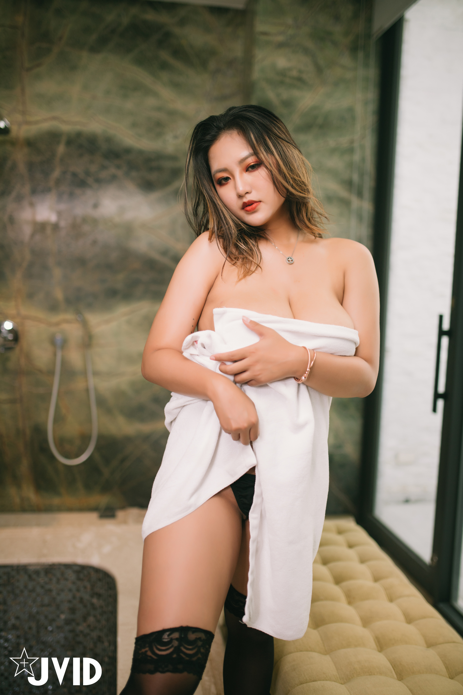 [JVID] Agelia安吉 – 爆乳风俗娘全身心地事奉-乳推全裸互动全身性按摩-为您服务 Body Massage