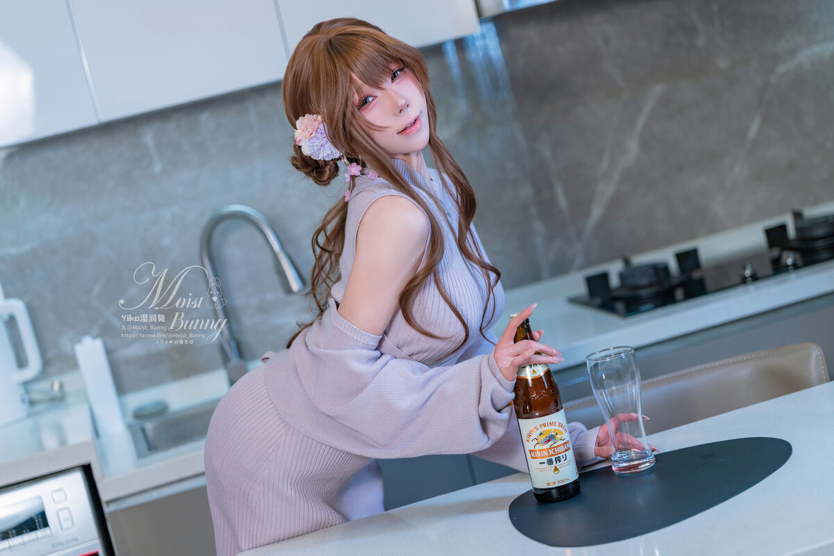 Coser@黏黏团子兔 - 2601月作品 在丈夫身边 Part01