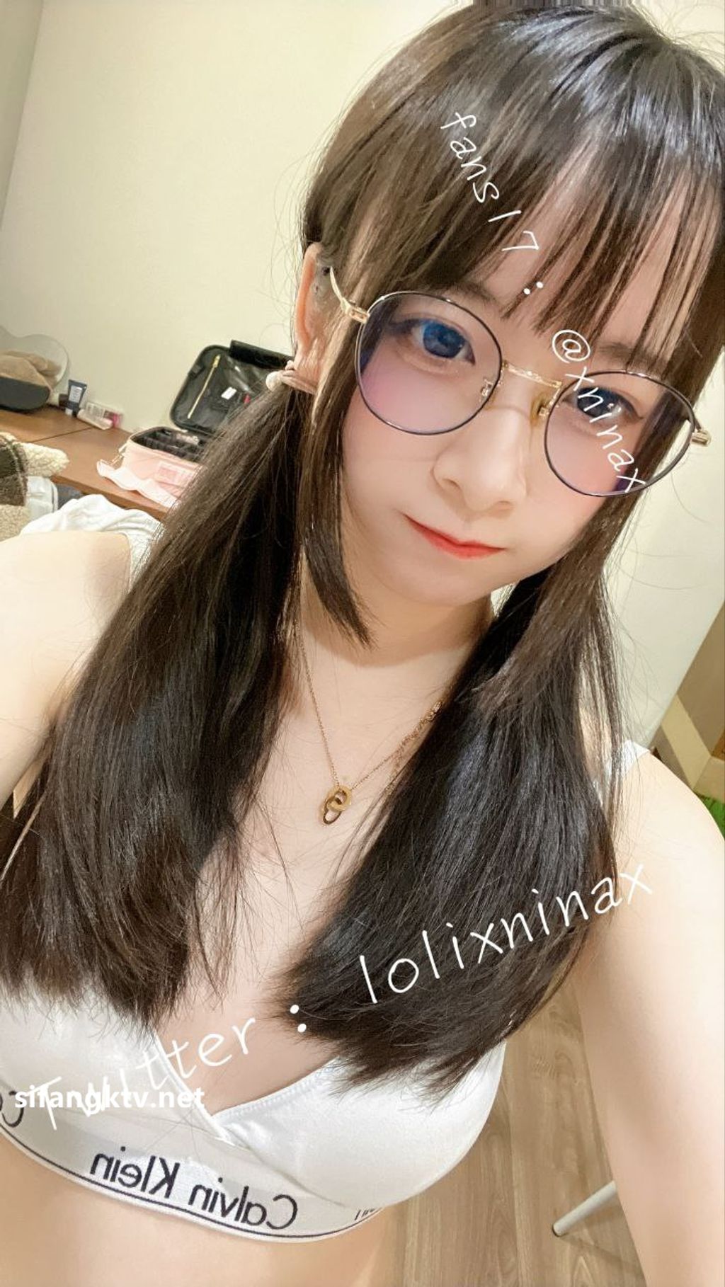 lolixnixax(小只马妮娜): 超级可爱的双马尾福利姬 #01 134 lolixnixax(小只马妮娜): 超级可爱的双马尾福利姬 #01