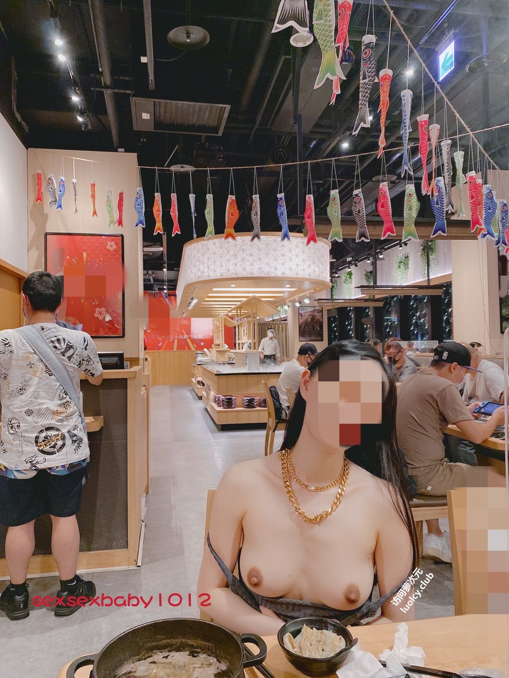 [OtherXXX] 薇安安： 极品福利姬 人前露出福利订阅