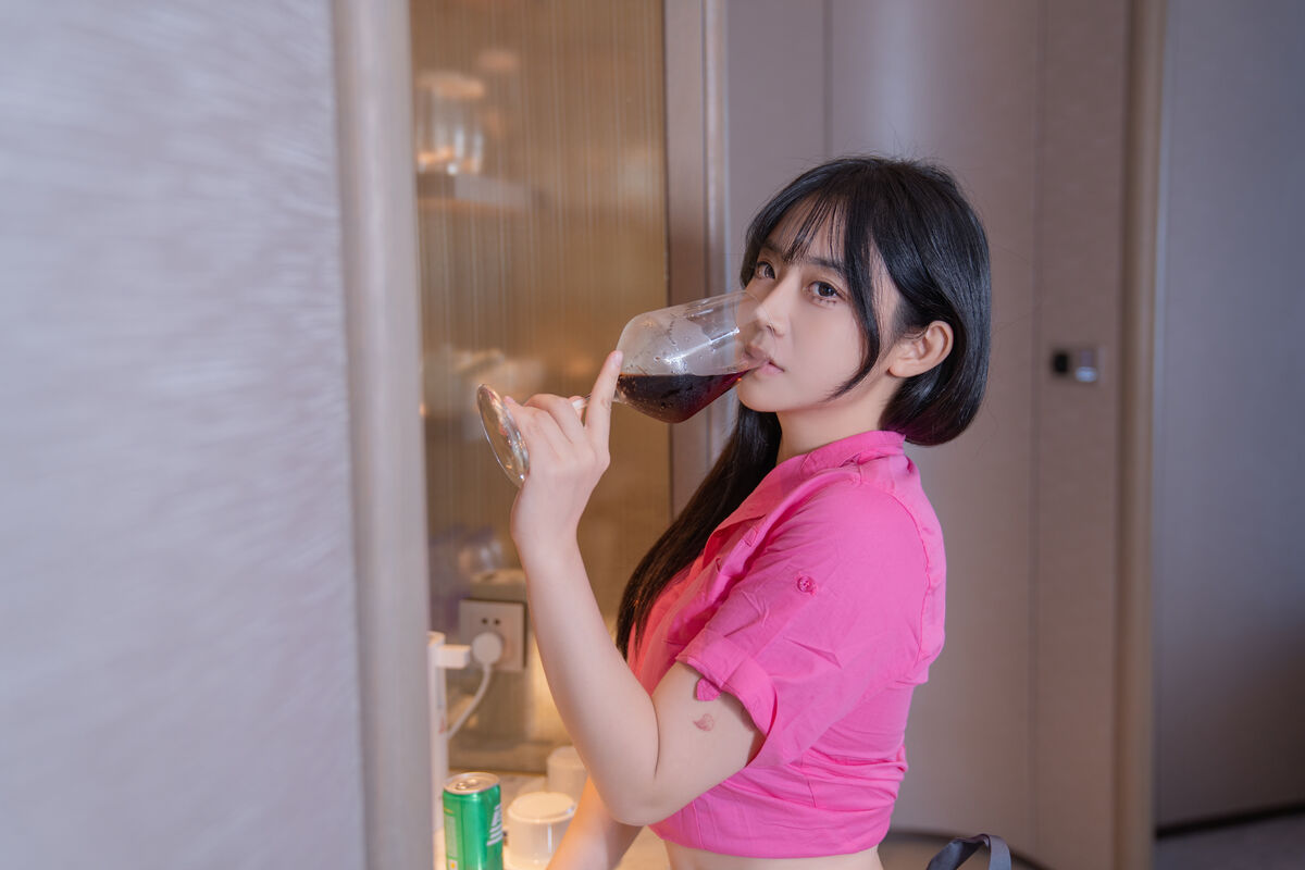 YiTuYu艺图语 Vol.10518 Yi Yuan Tong Xue Jodie