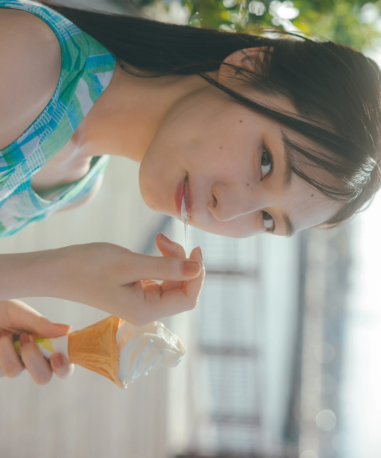 Iori Sagara 相楽伊織, 写真集 「more and more」