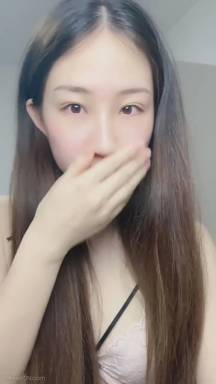 小灰灰呐： 素颜女神在校大学生 雪白玉体