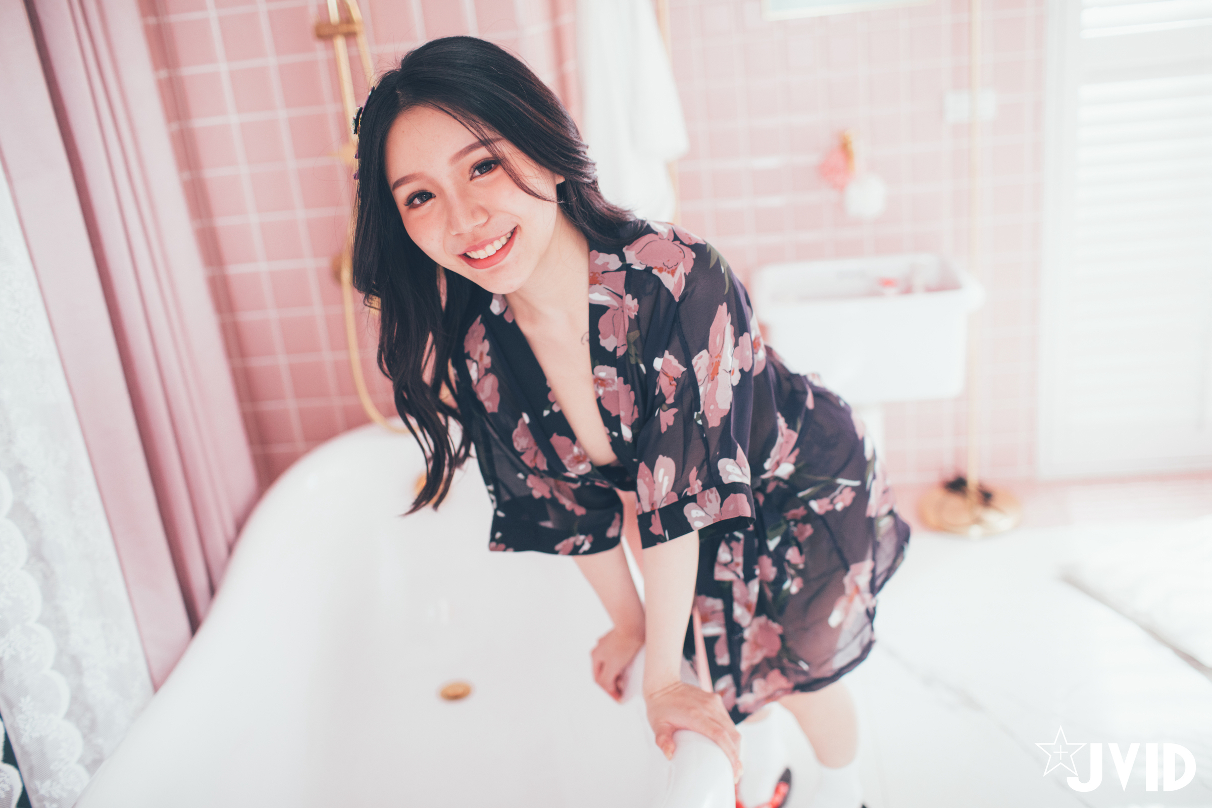 [JVID] 梵梵 – 天然美女梵梵 美麗無邪的笑容甜翻你的心
